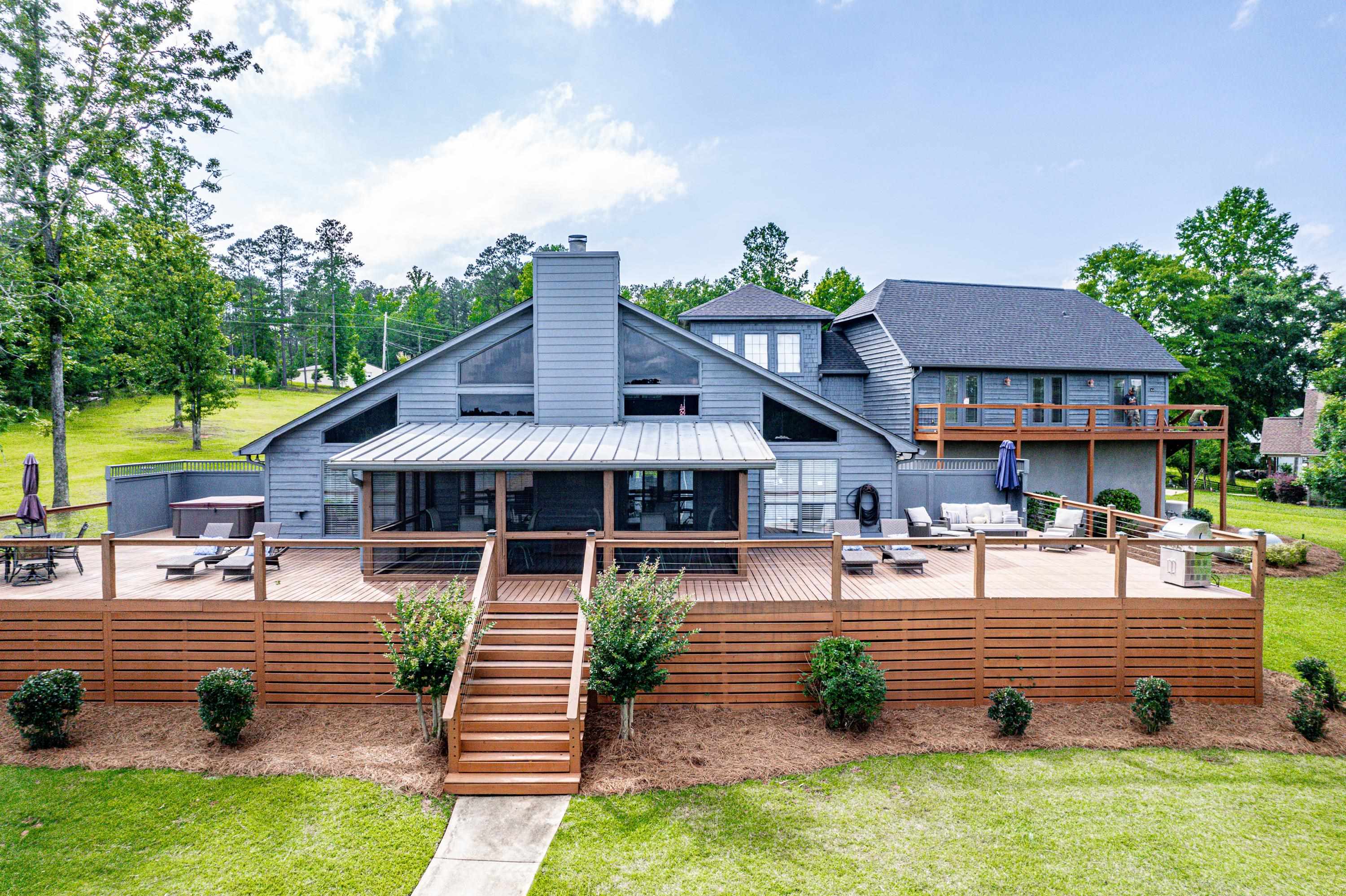 32 LILY POINT