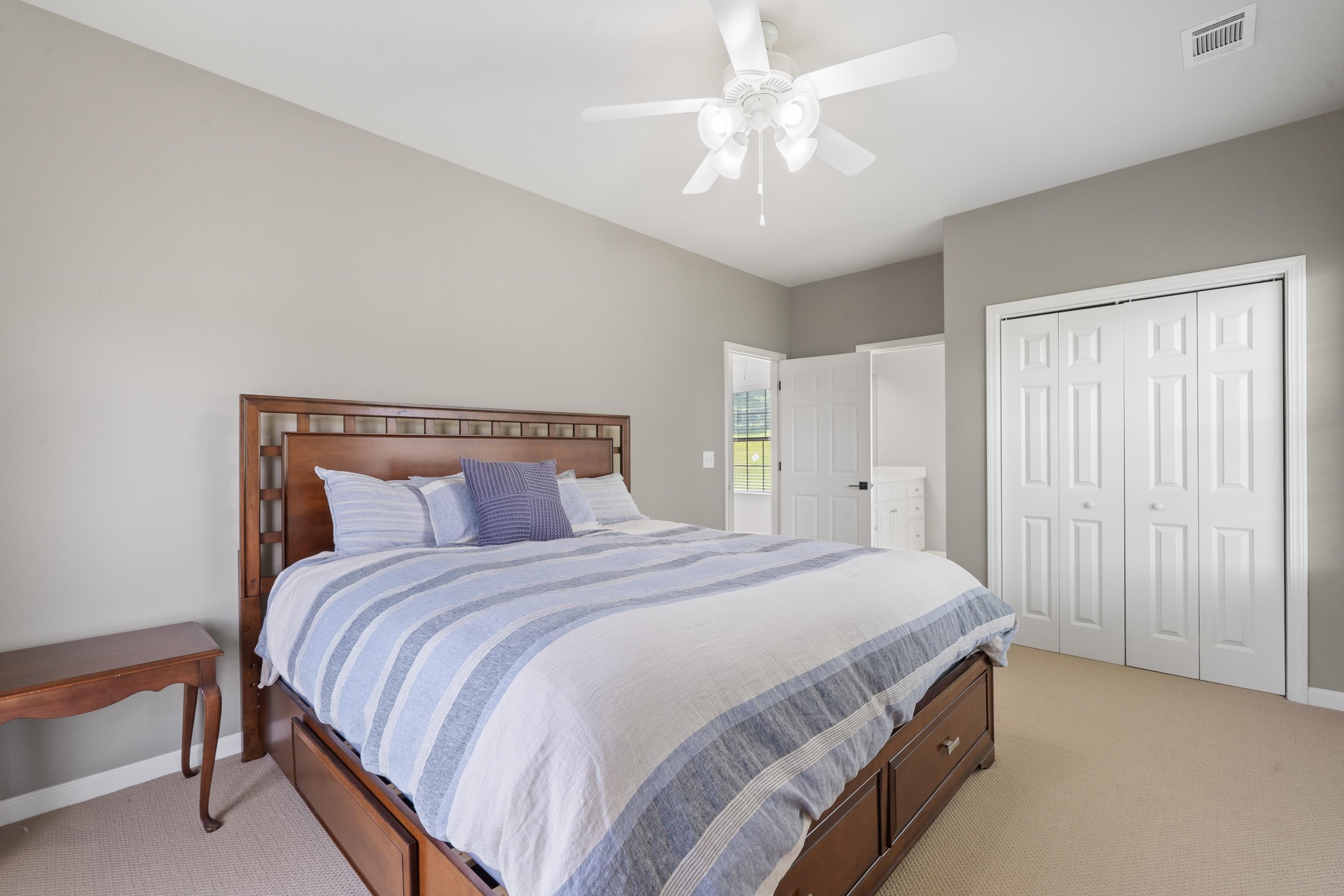 32 LILY POINT