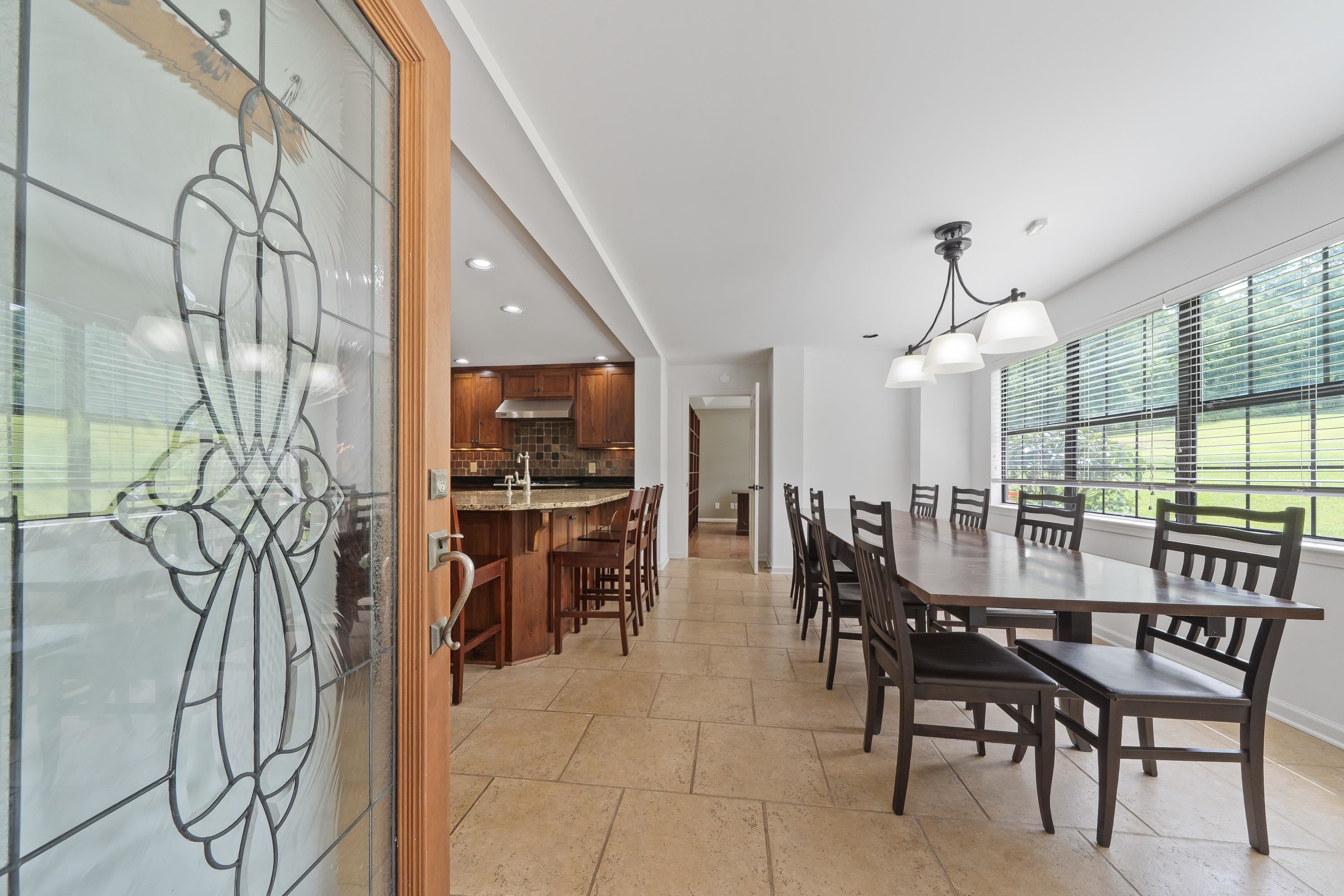 32 LILY POINT