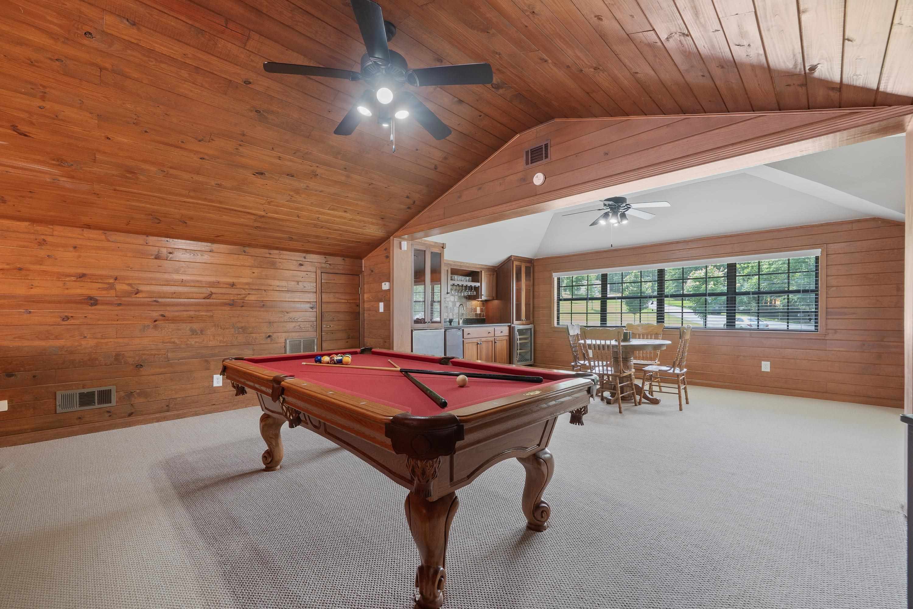 32 LILY POINT