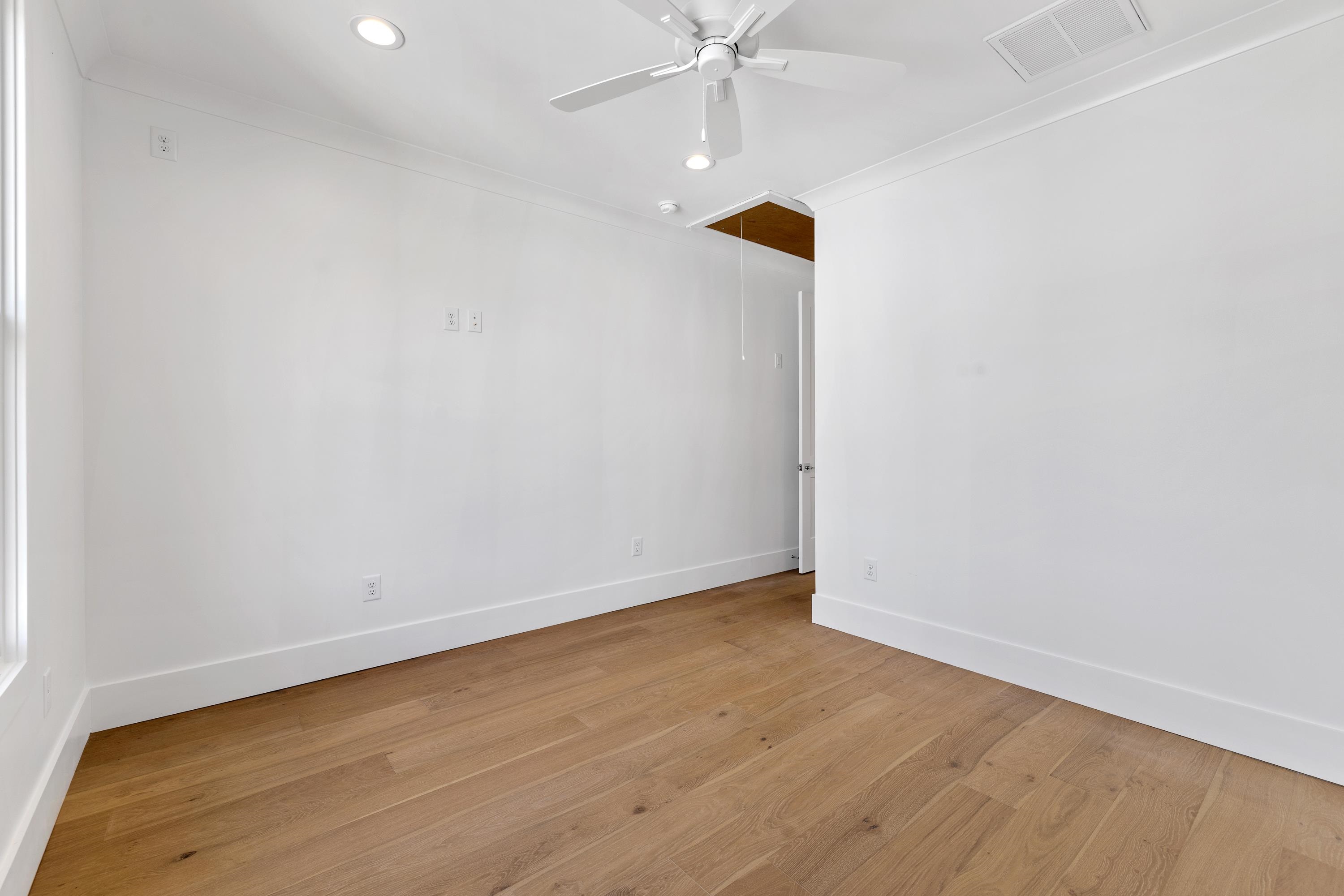 1031 LONGVIEW COMMONS