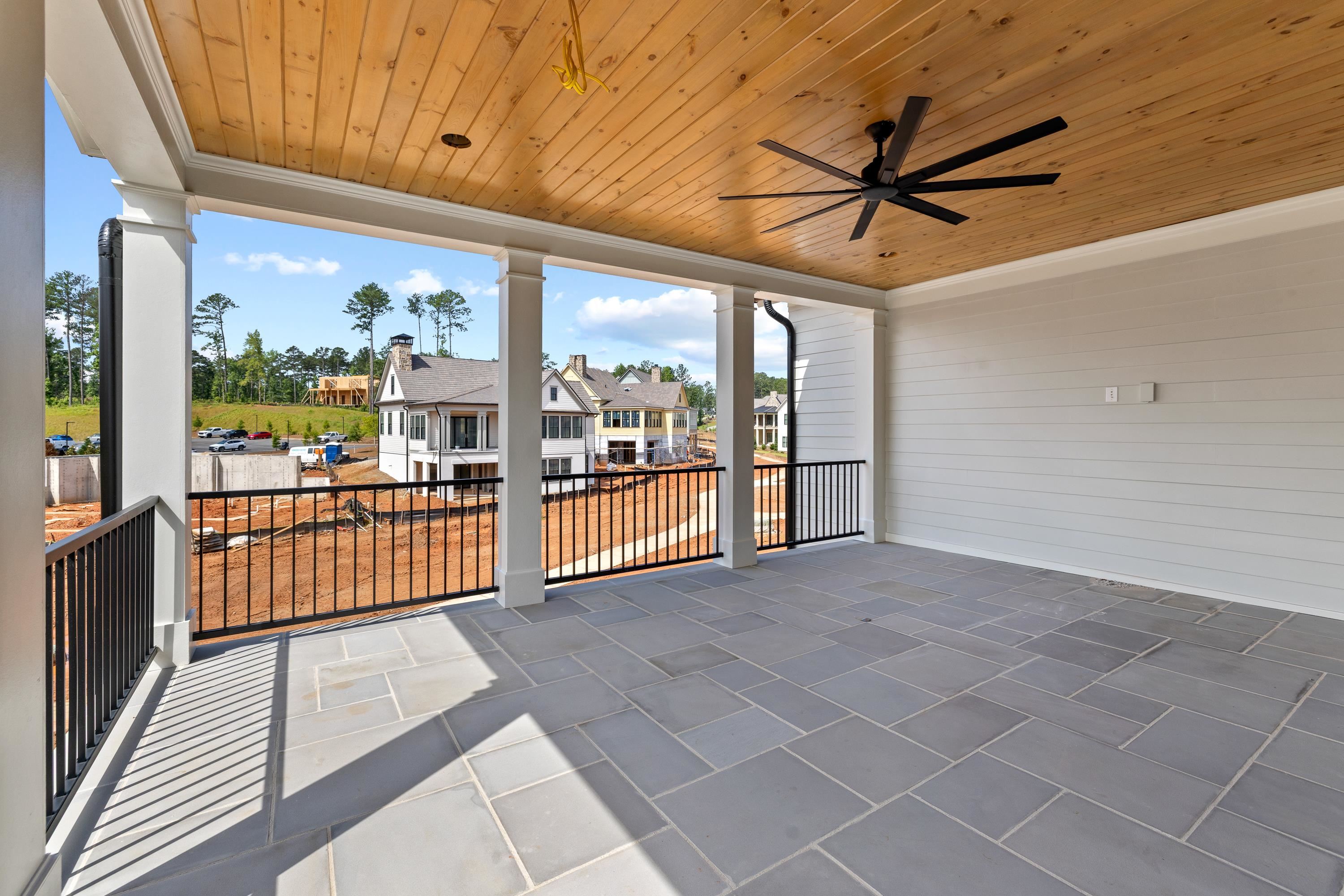 1031 LONGVIEW COMMONS