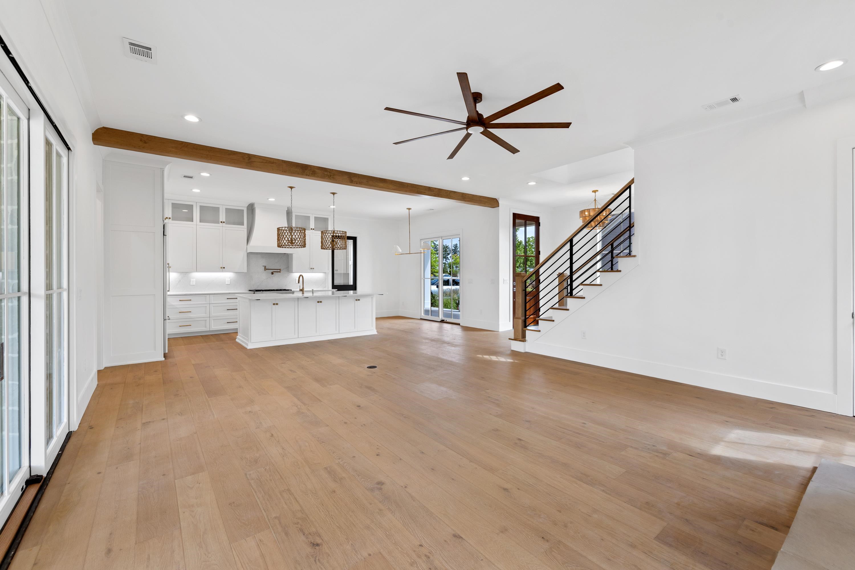 1031 LONGVIEW COMMONS
