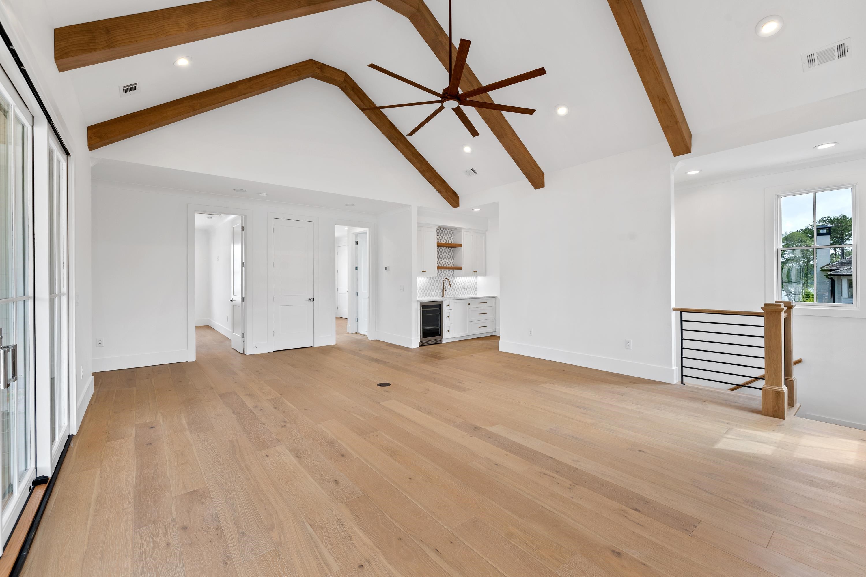 1031 LONGVIEW COMMONS