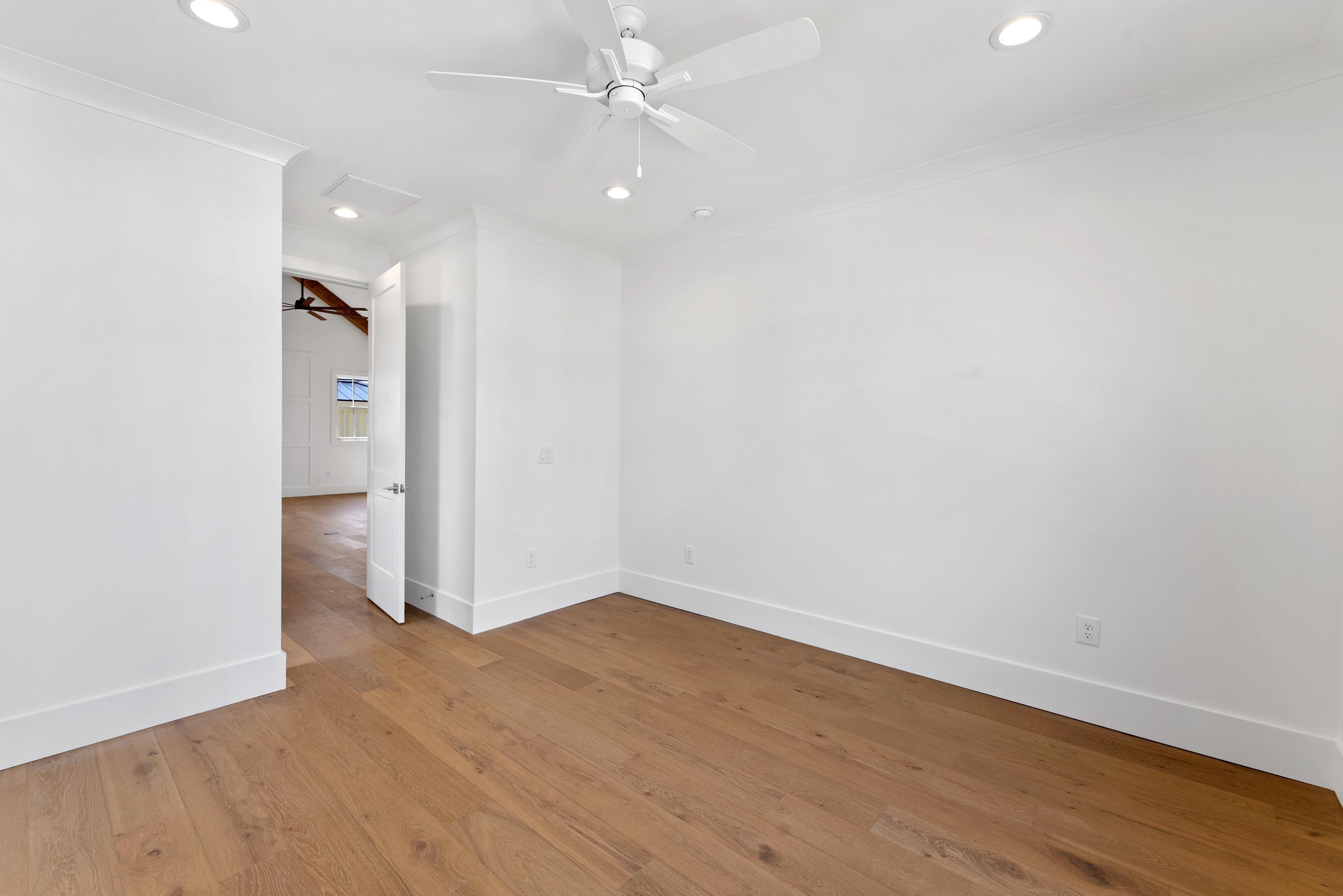 1031 LONGVIEW COMMONS