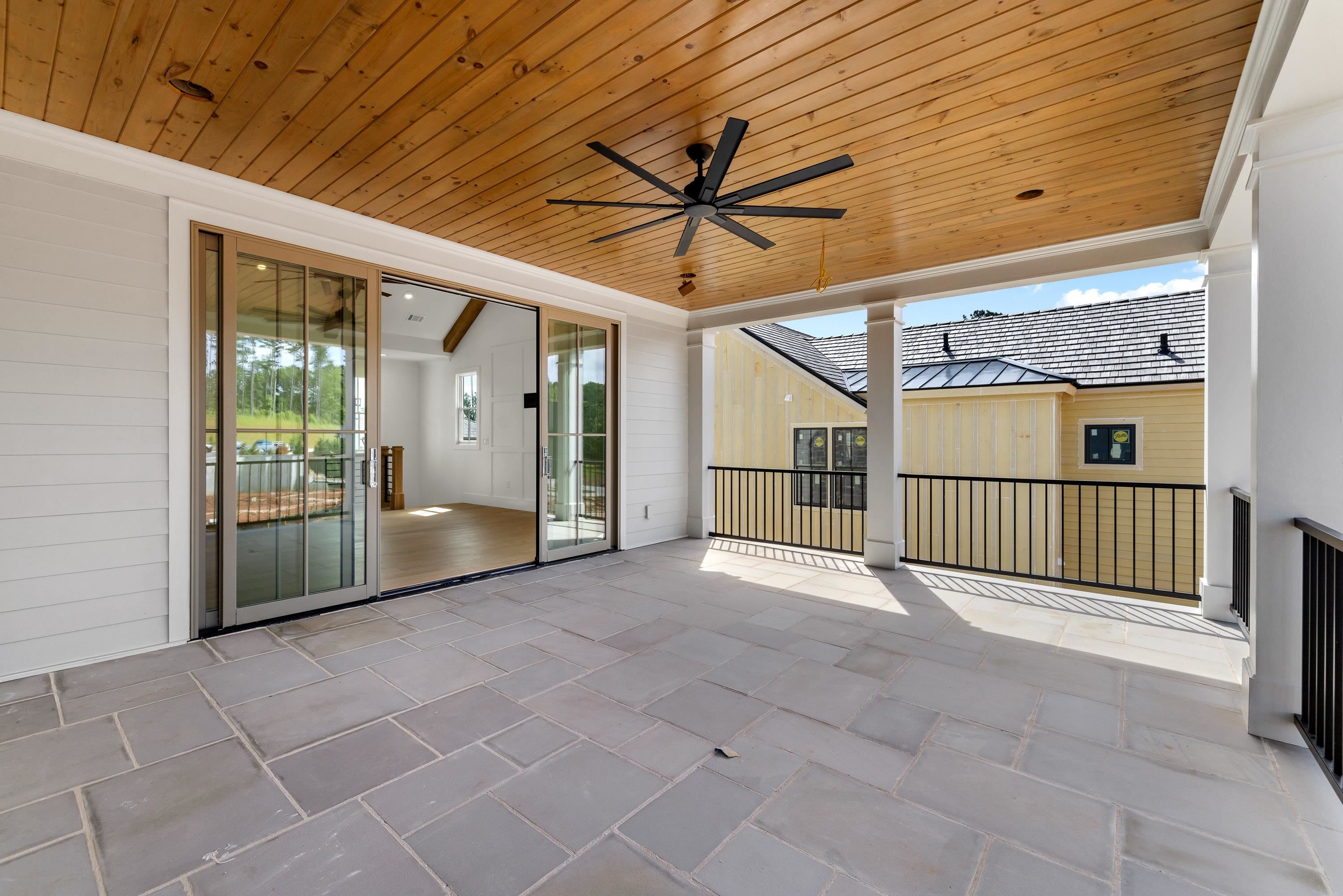 1031 LONGVIEW COMMONS