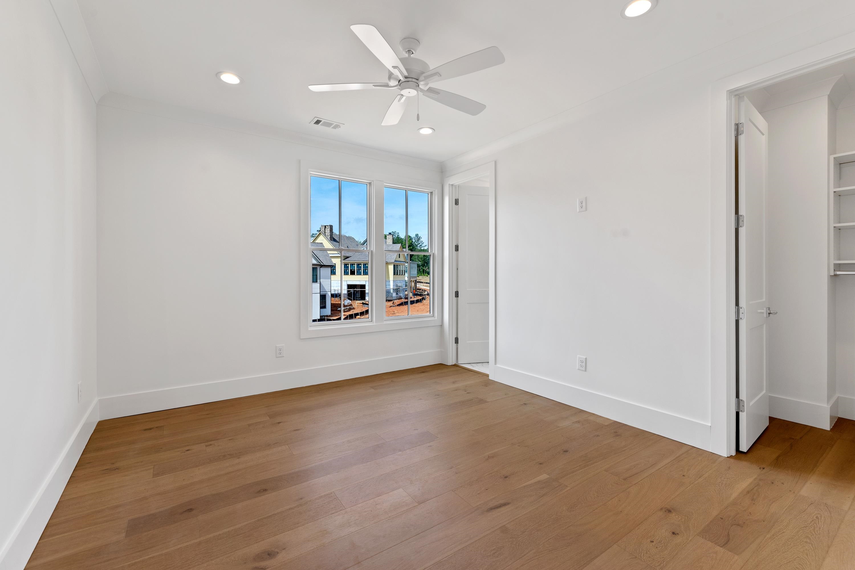 1031 LONGVIEW COMMONS