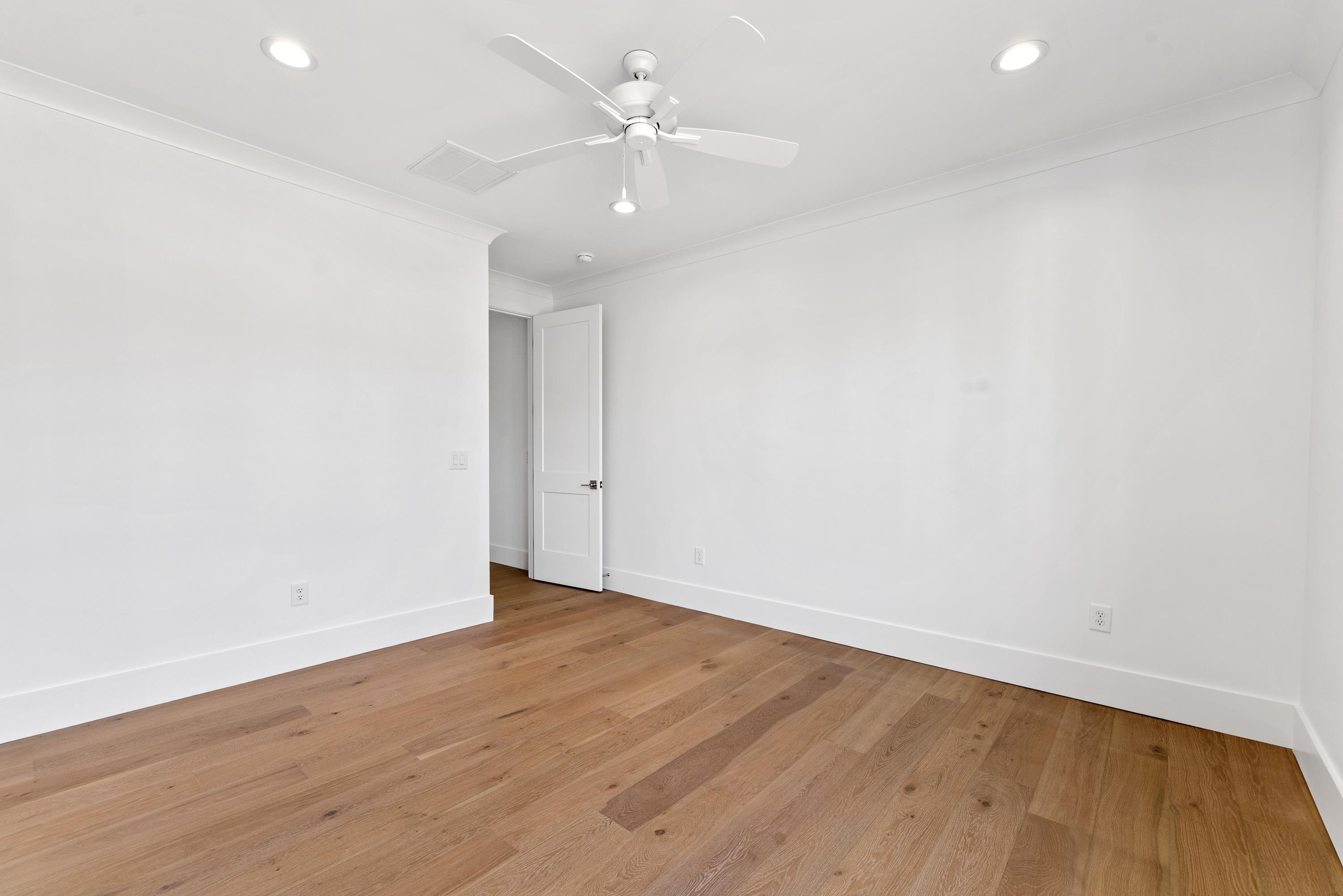 1031 LONGVIEW COMMONS