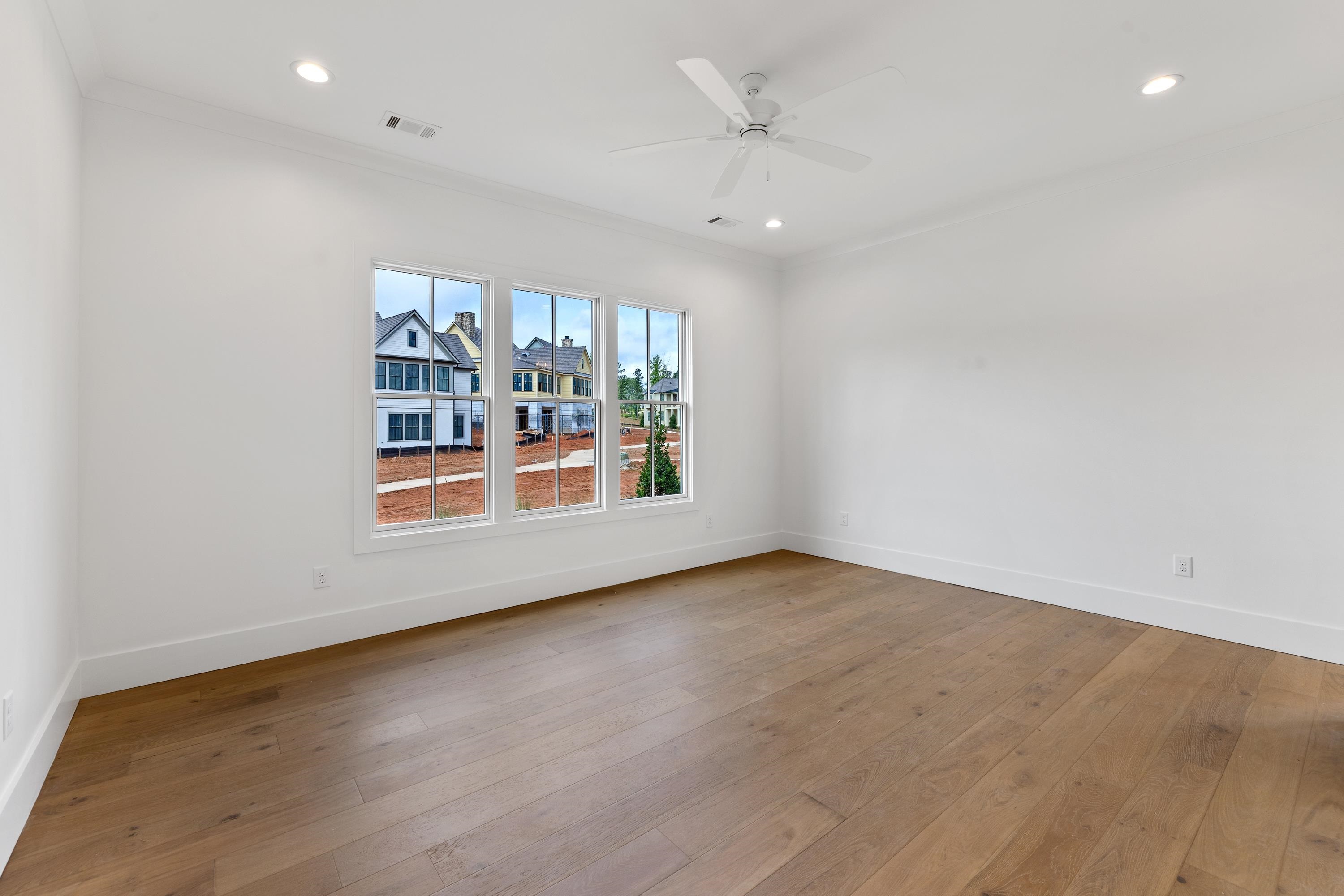 1031 LONGVIEW COMMONS