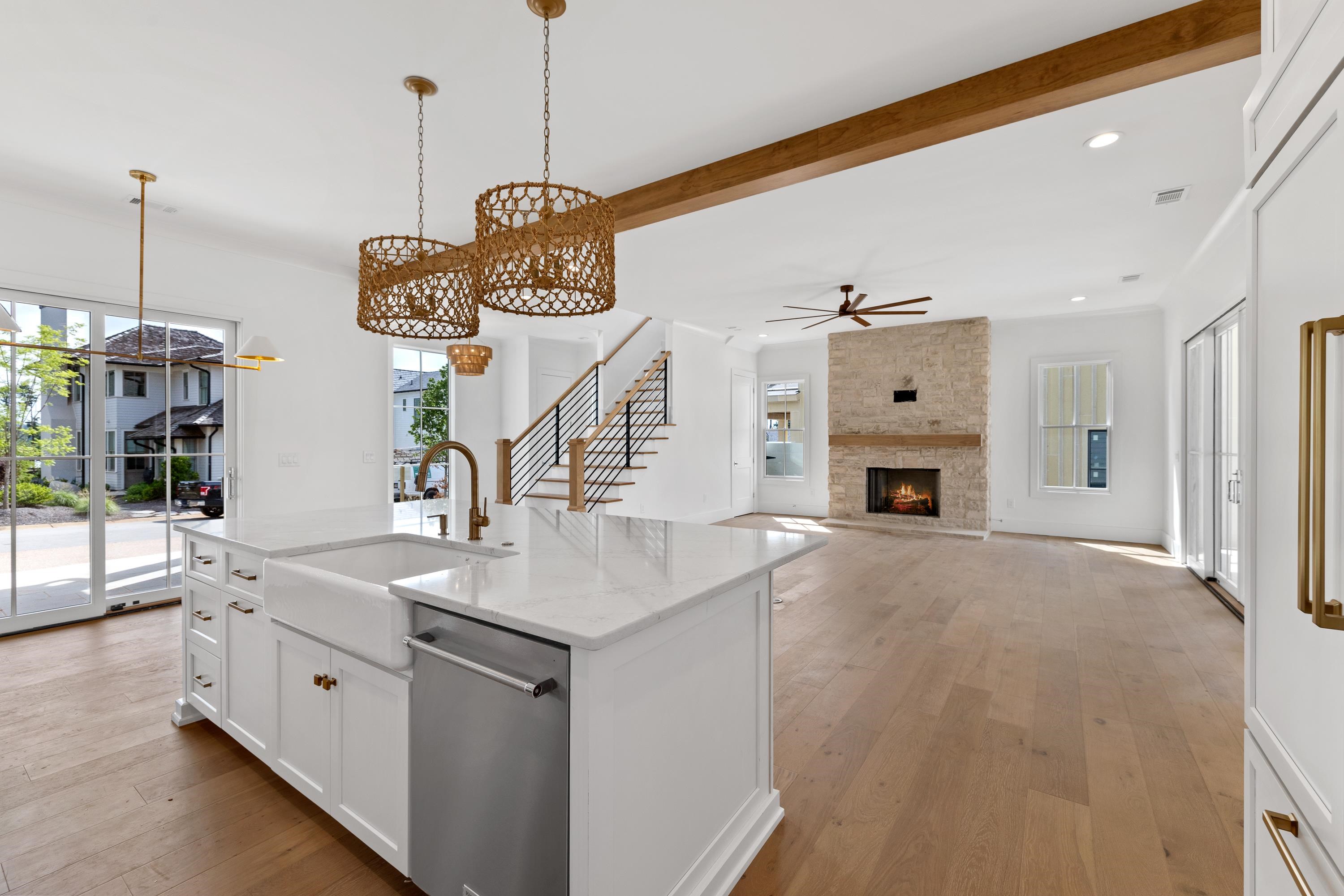1031 LONGVIEW COMMONS
