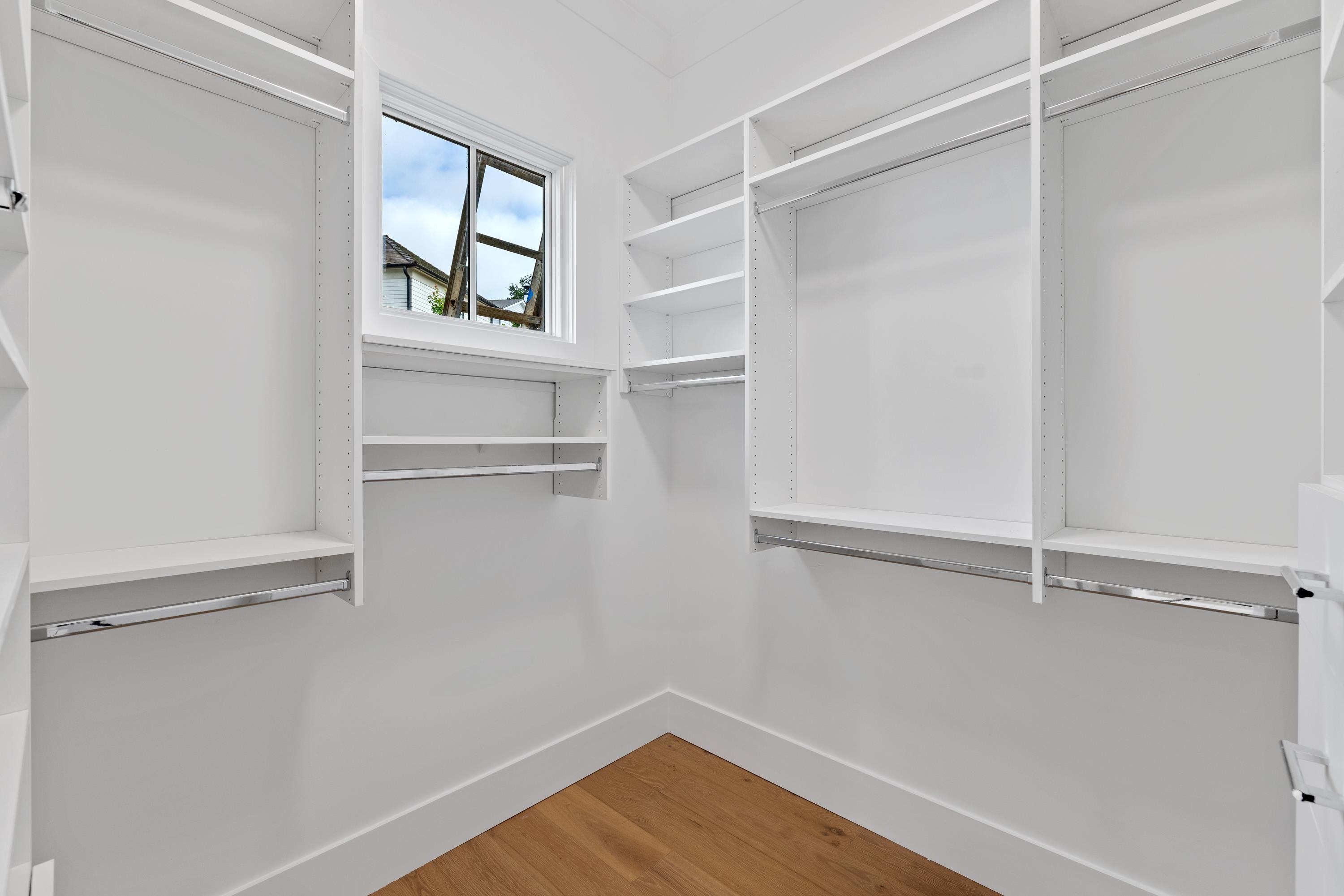 1031 LONGVIEW COMMONS