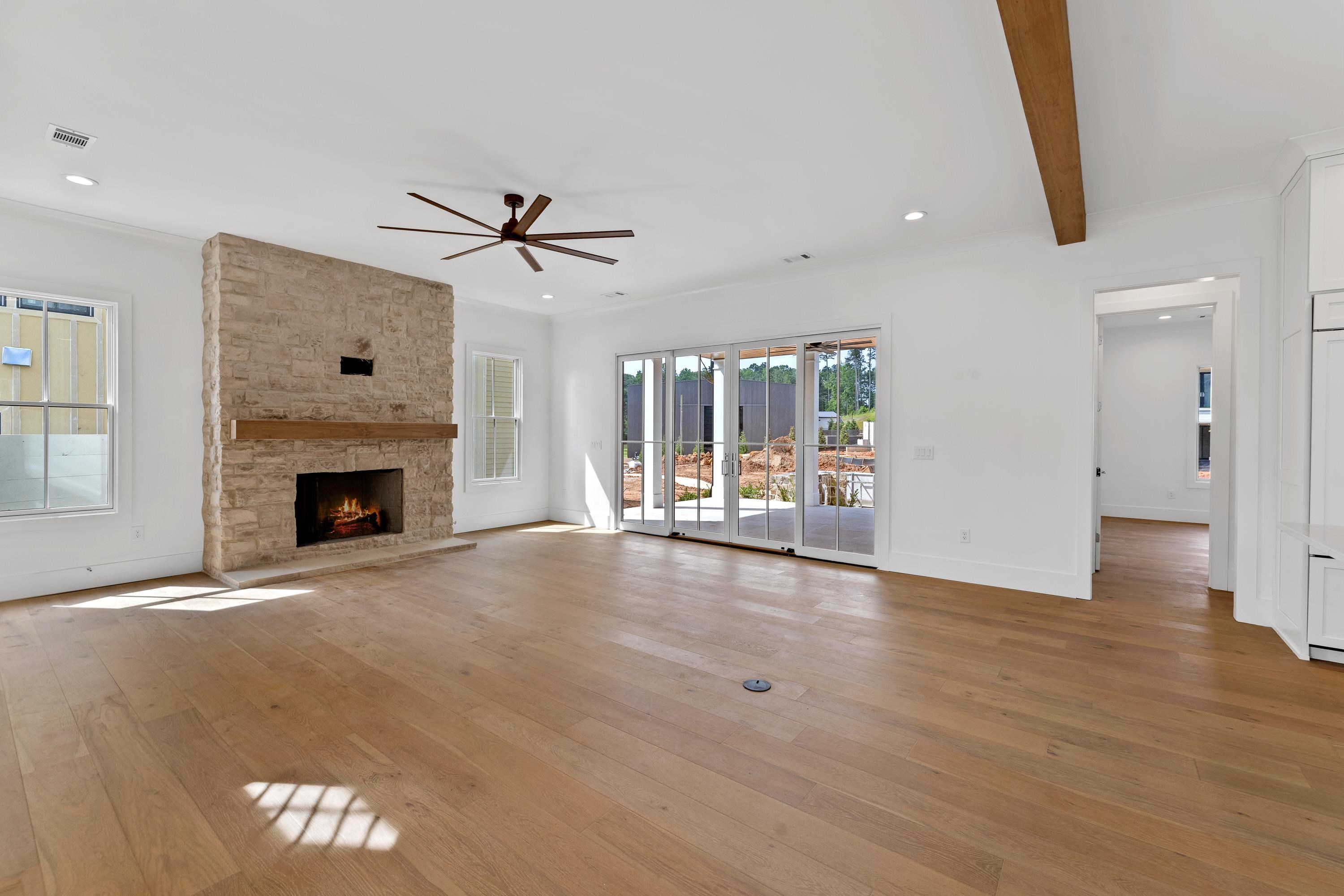 1031 LONGVIEW COMMONS