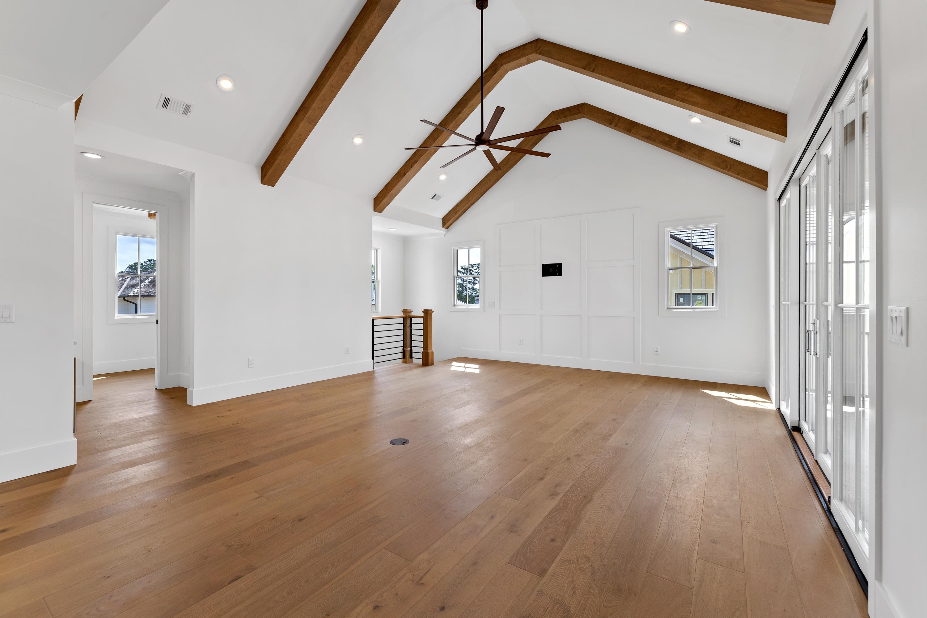 1031 LONGVIEW COMMONS