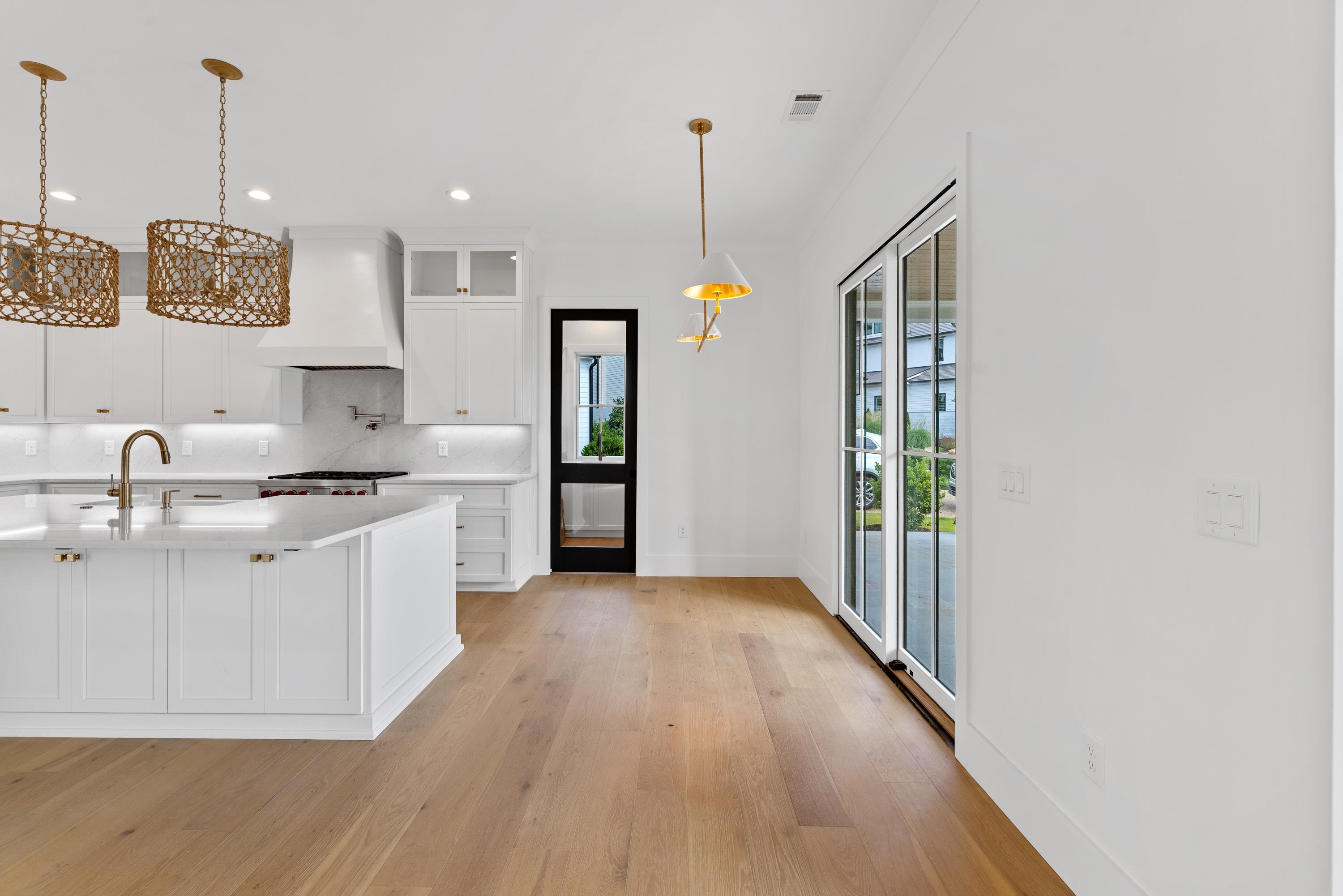 1031 LONGVIEW COMMONS