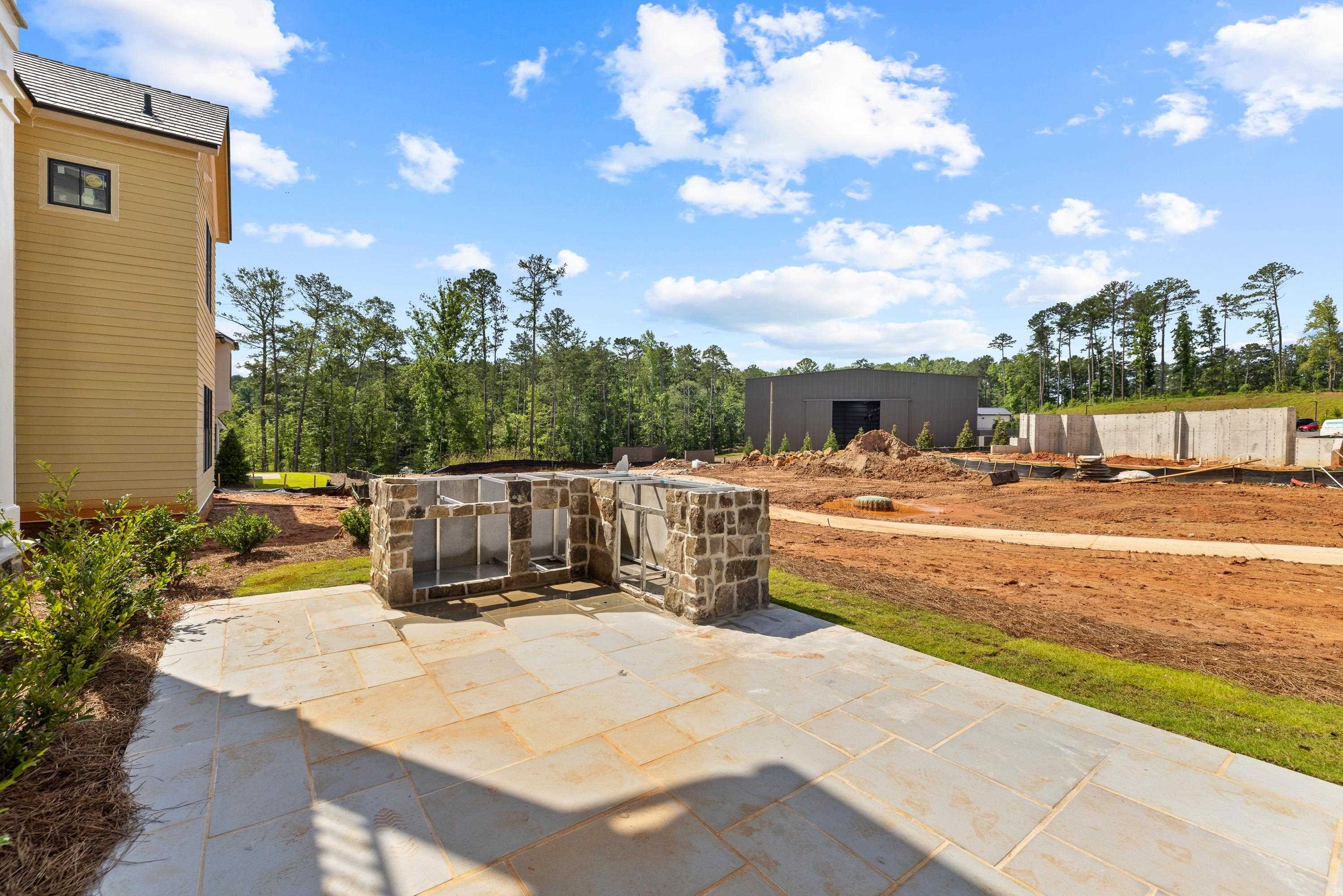 1031 LONGVIEW COMMONS