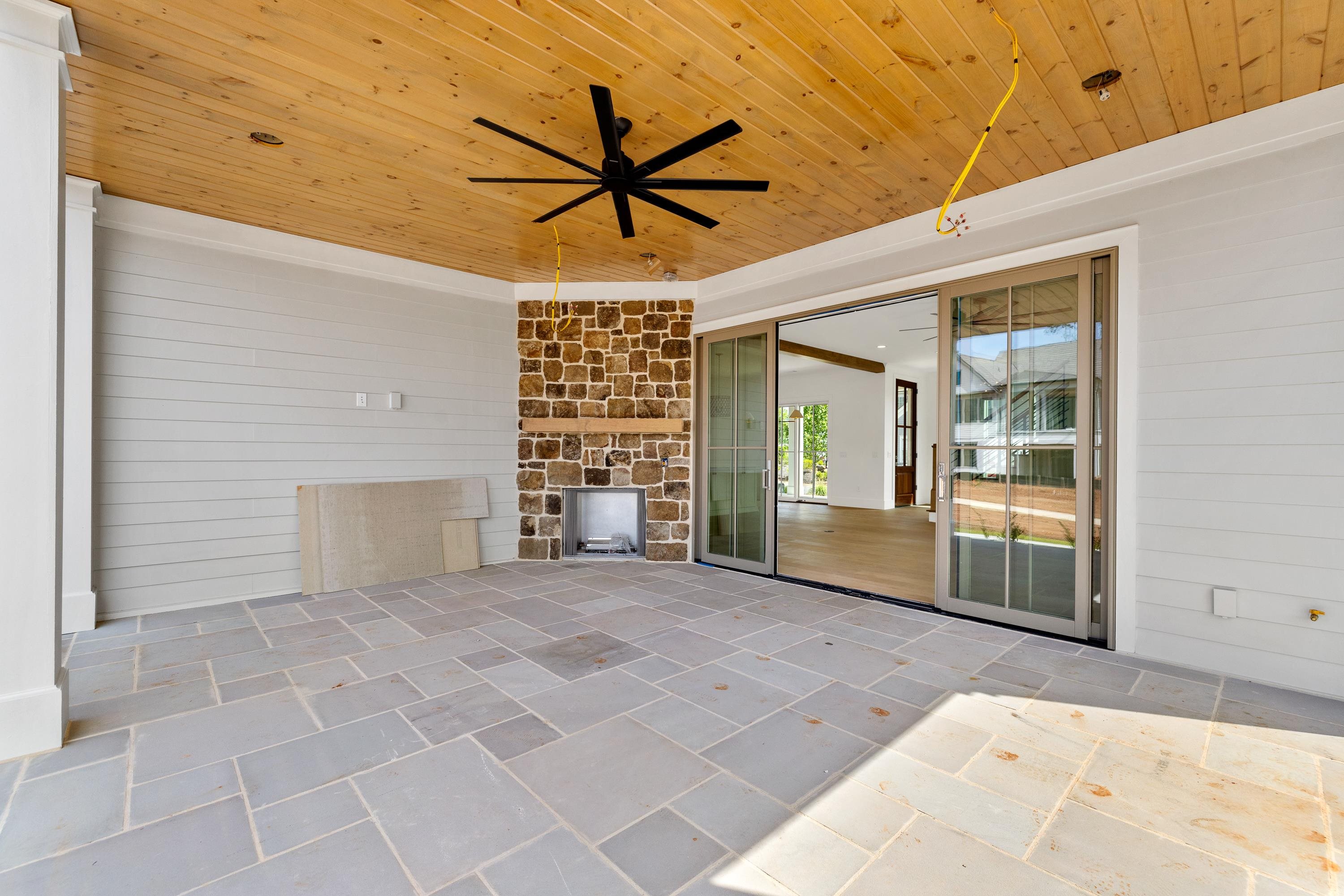 1031 LONGVIEW COMMONS