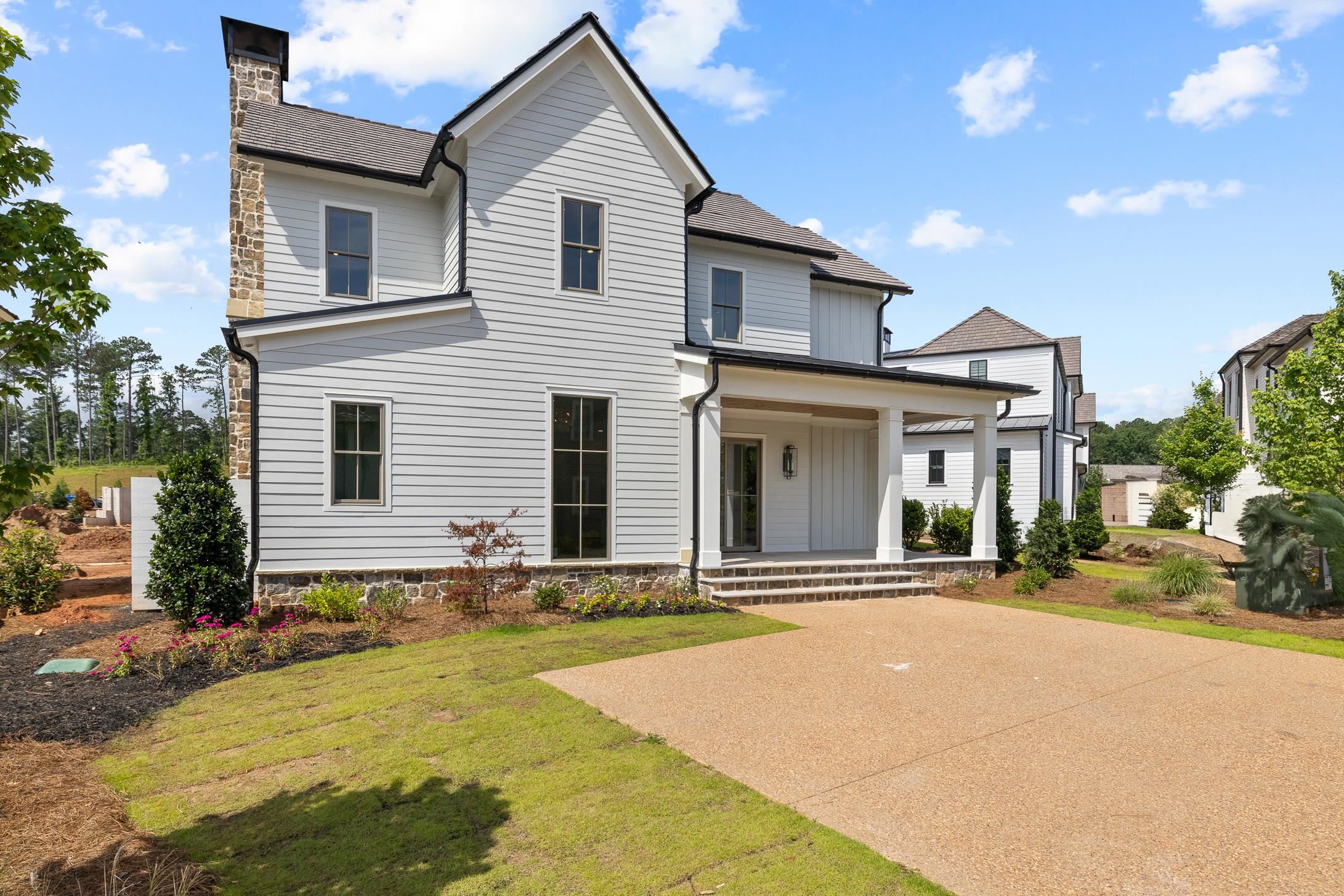 1031 LONGVIEW COMMONS