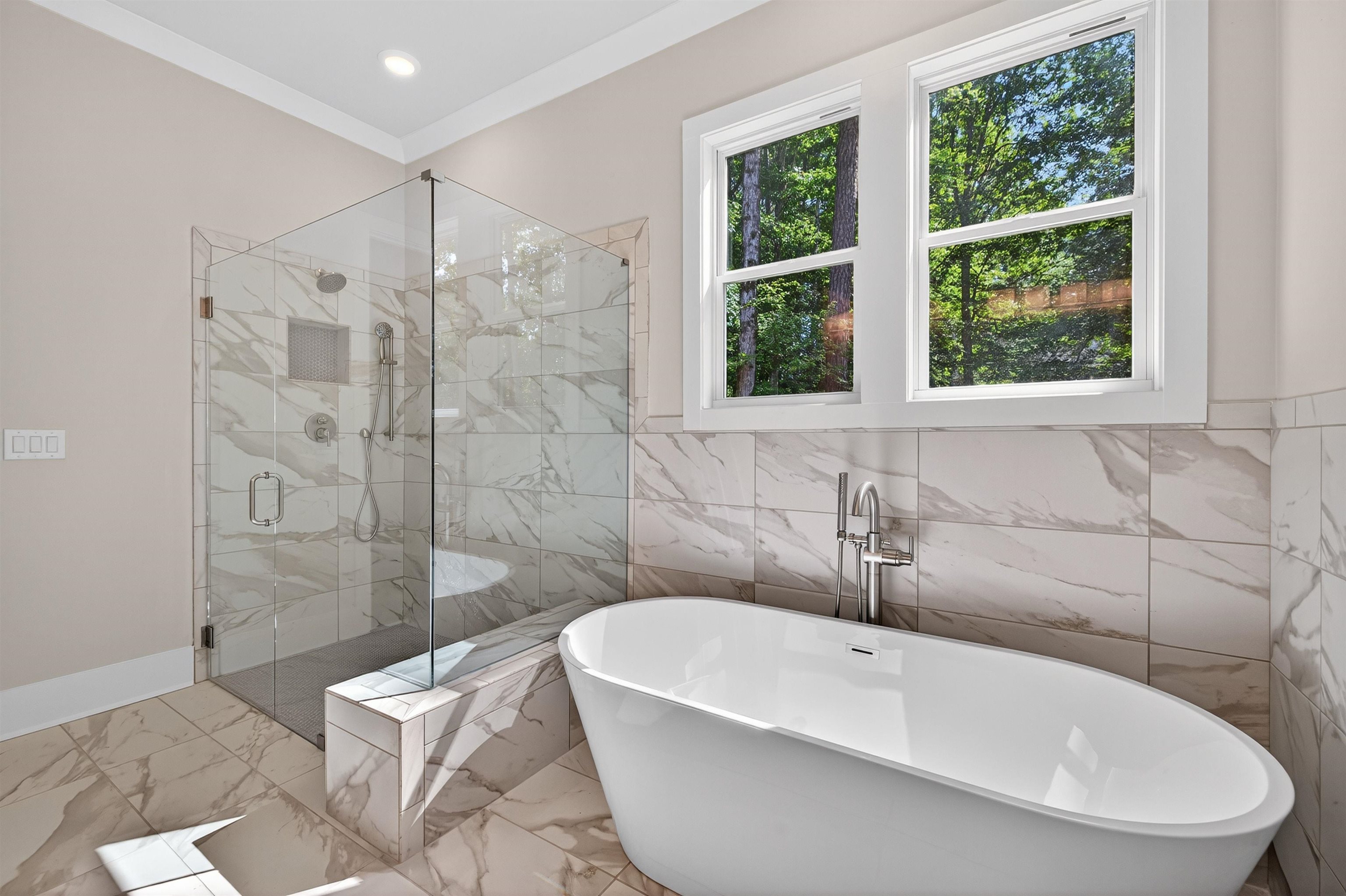 1011 PEACHTREE COURT