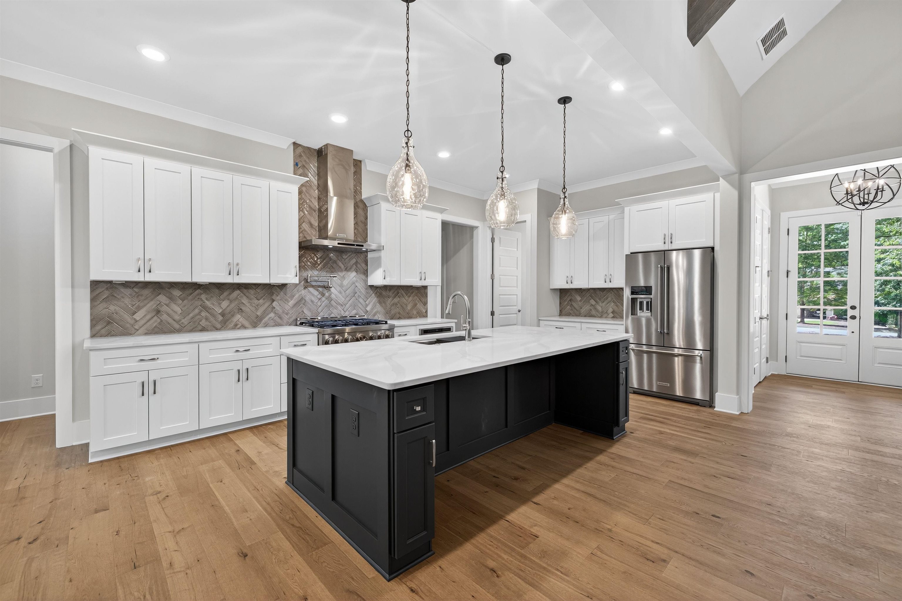1011 PEACHTREE COURT