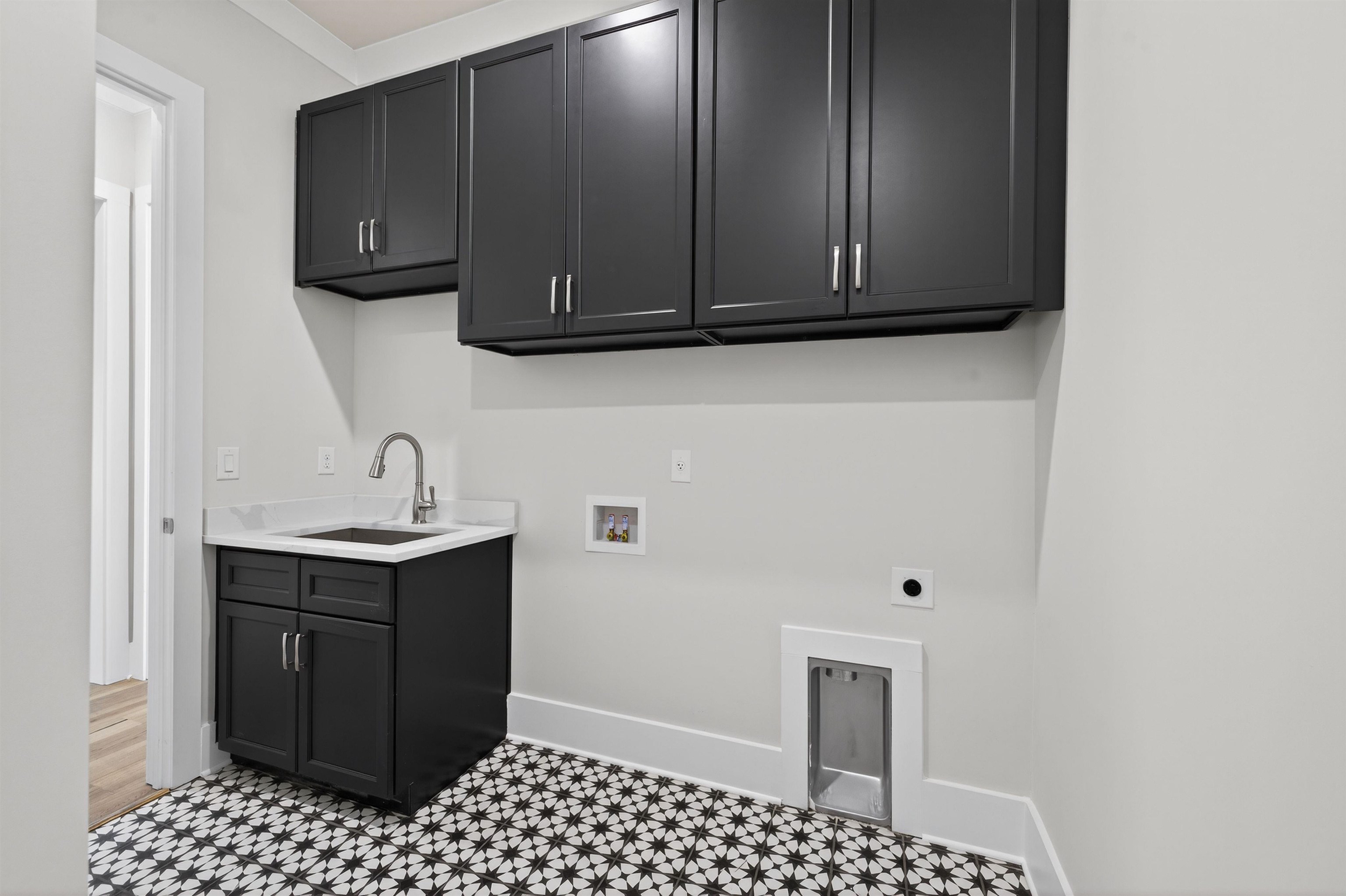 1011 PEACHTREE COURT
