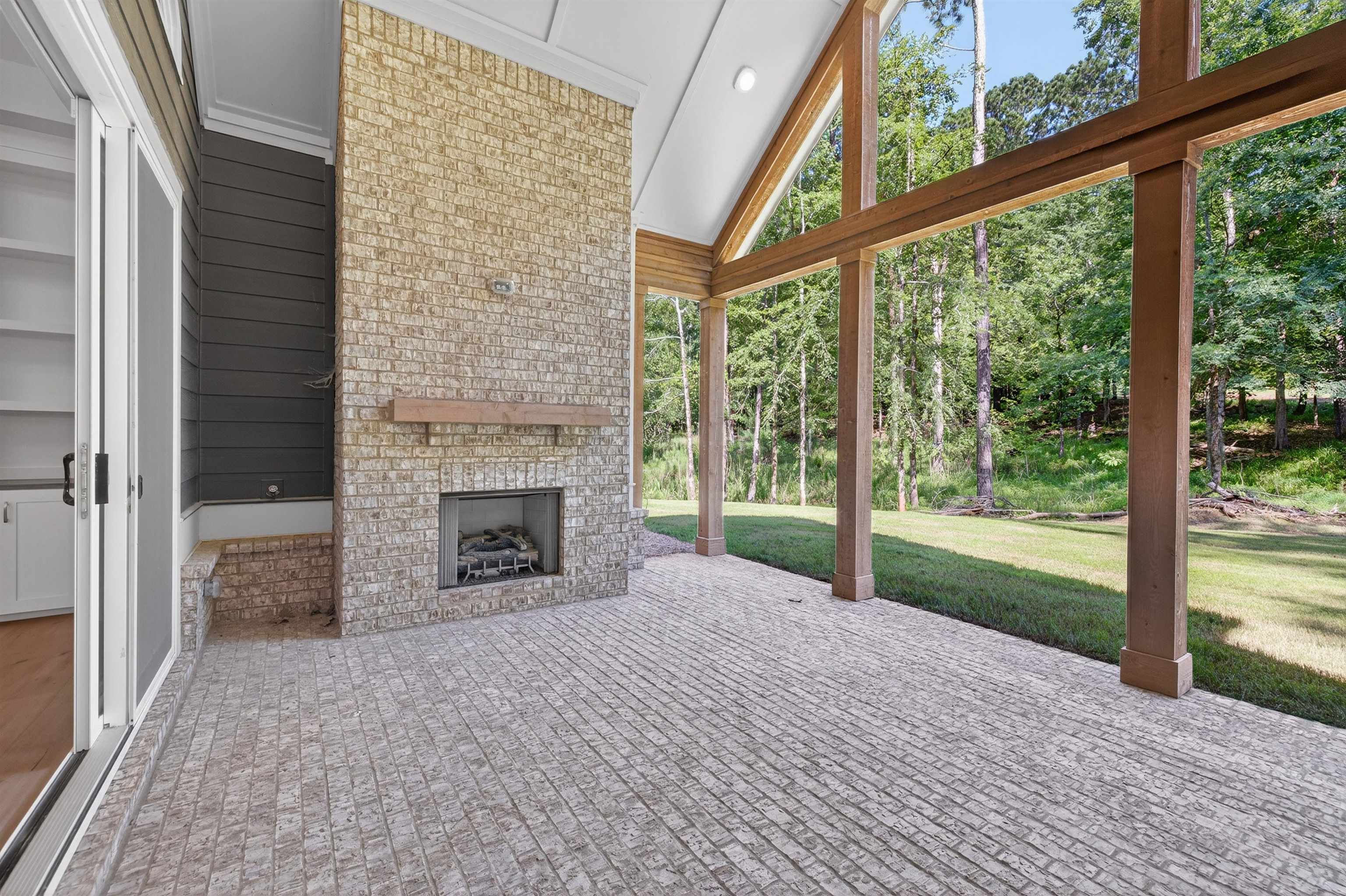 1011 PEACHTREE COURT