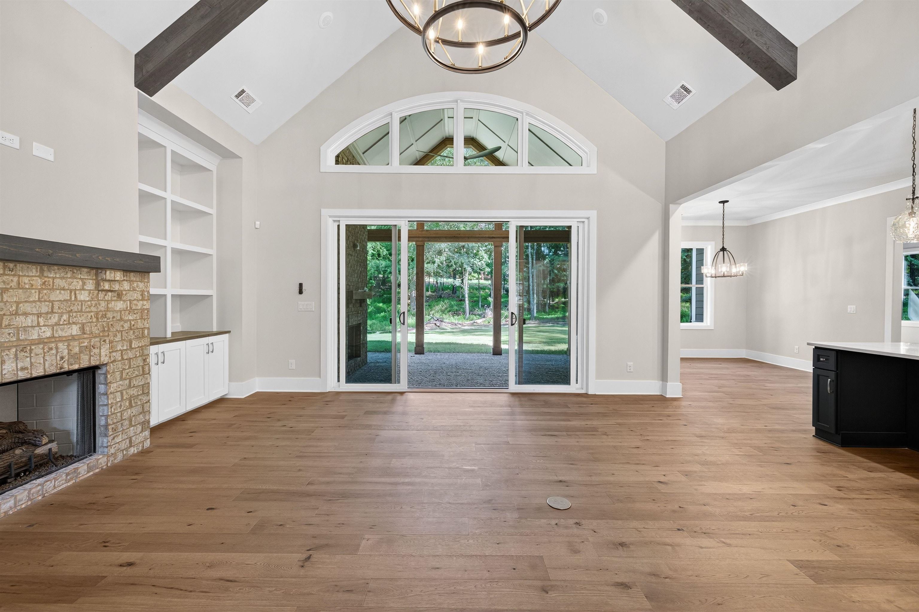 1011 PEACHTREE COURT