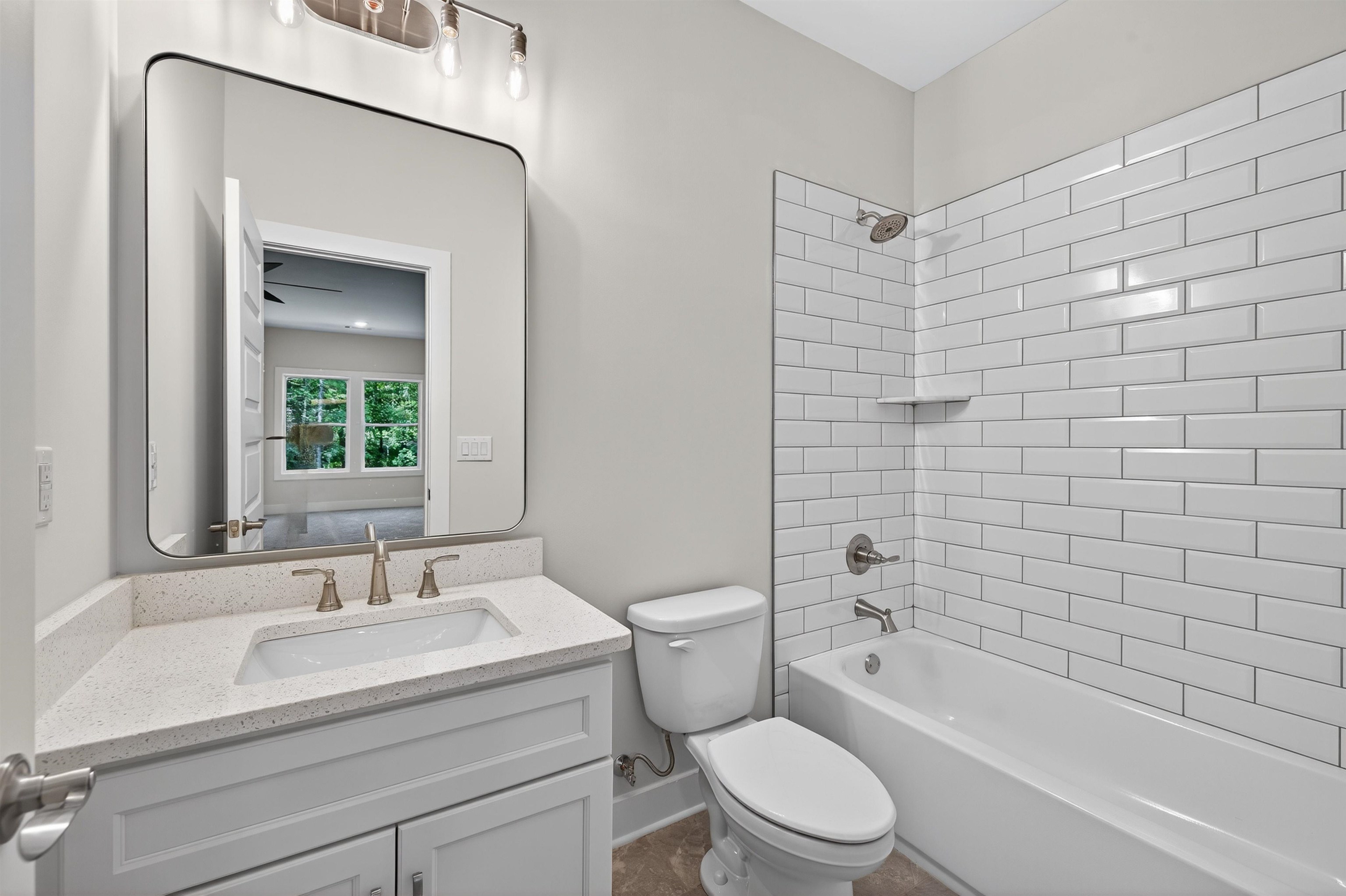1011 PEACHTREE COURT