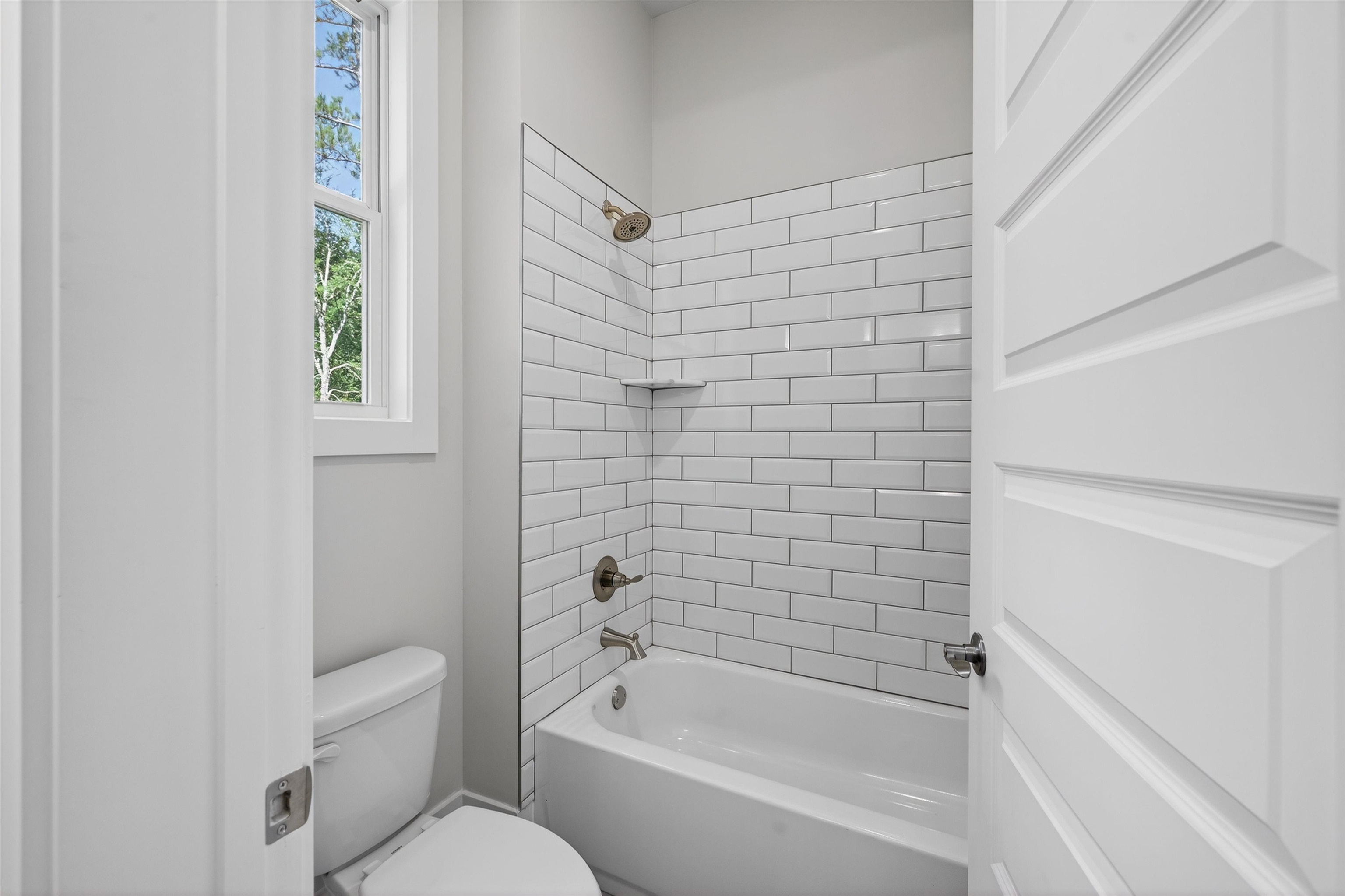 1011 PEACHTREE COURT