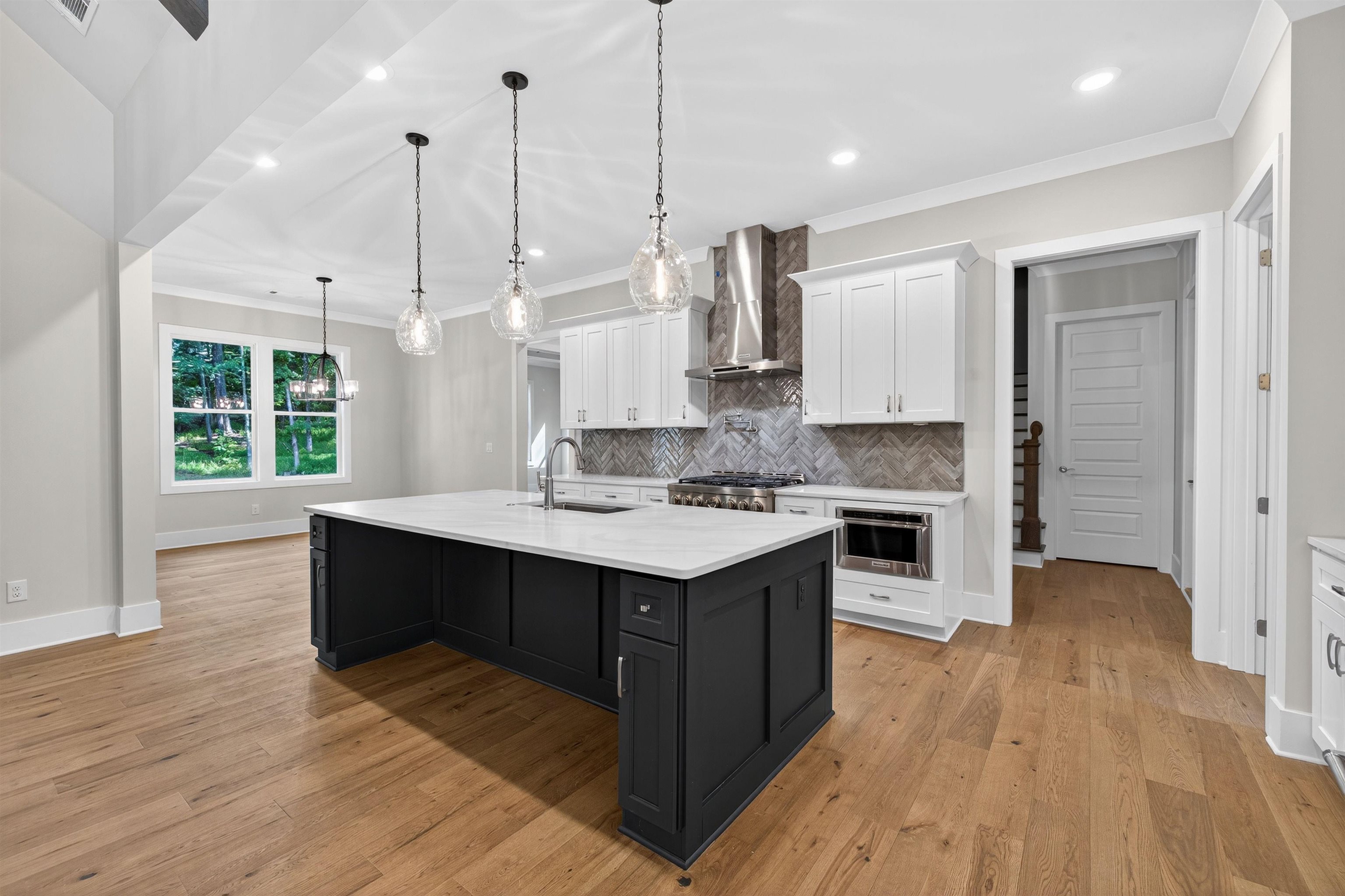 1011 PEACHTREE COURT