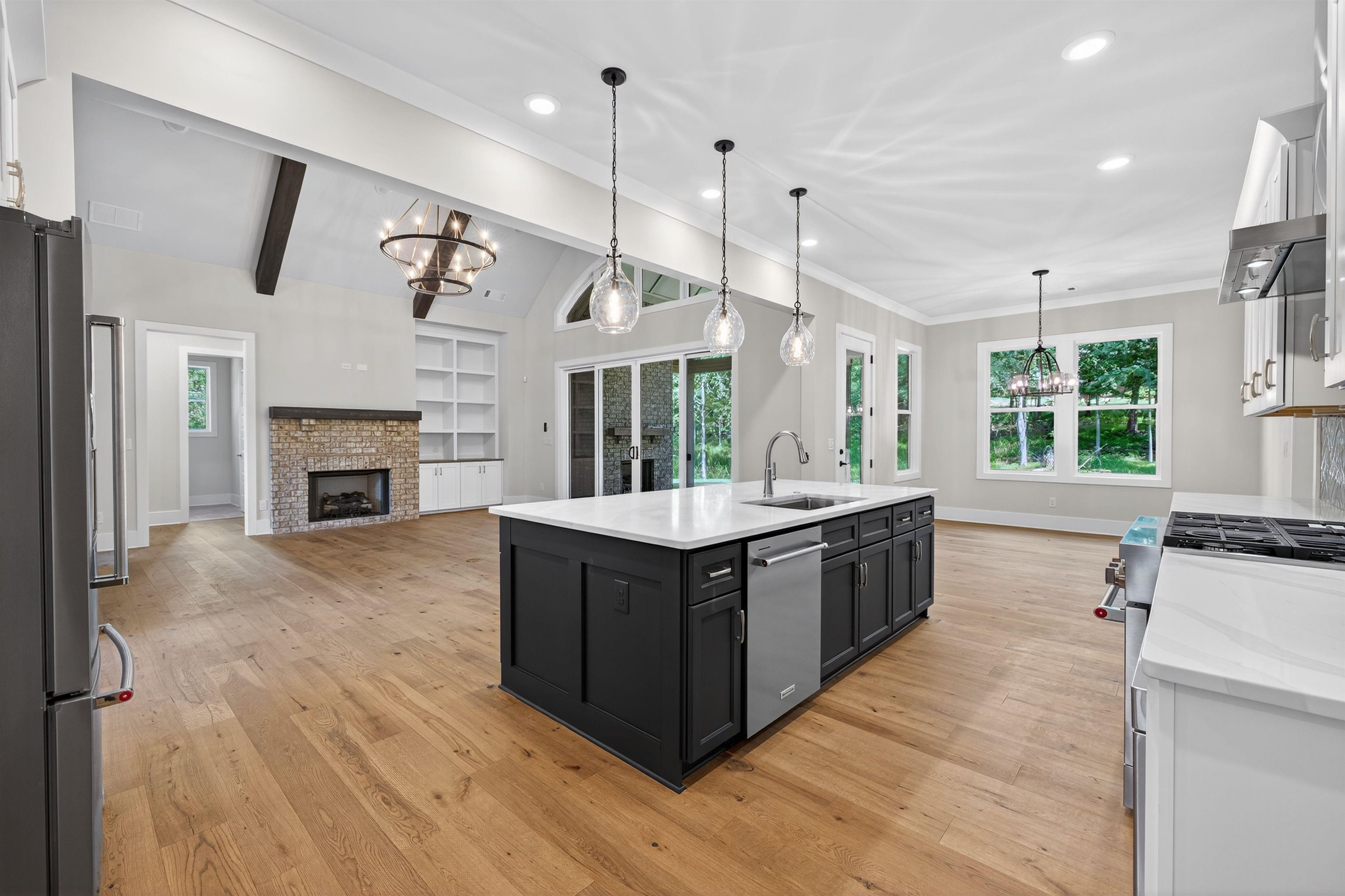 1011 PEACHTREE COURT