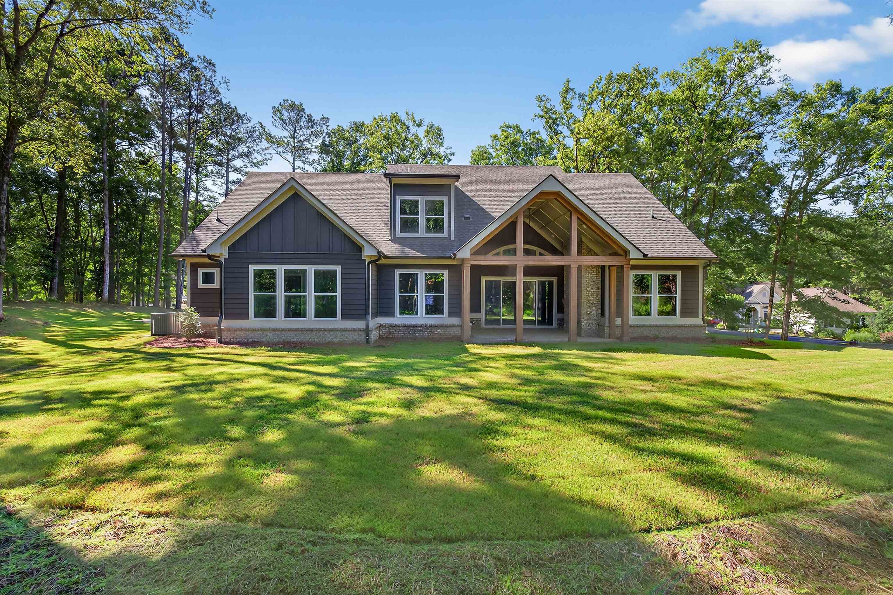1011 PEACHTREE COURT