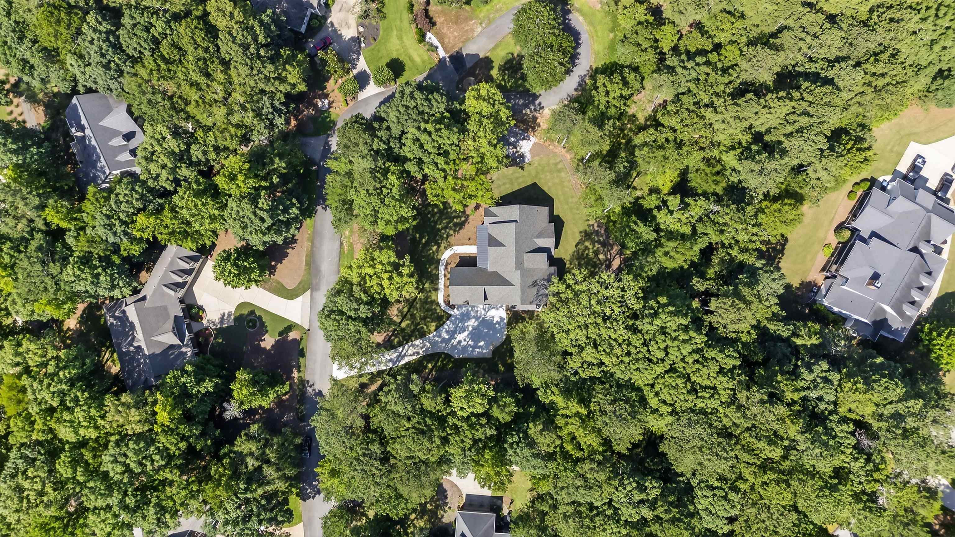 1011 PEACHTREE COURT