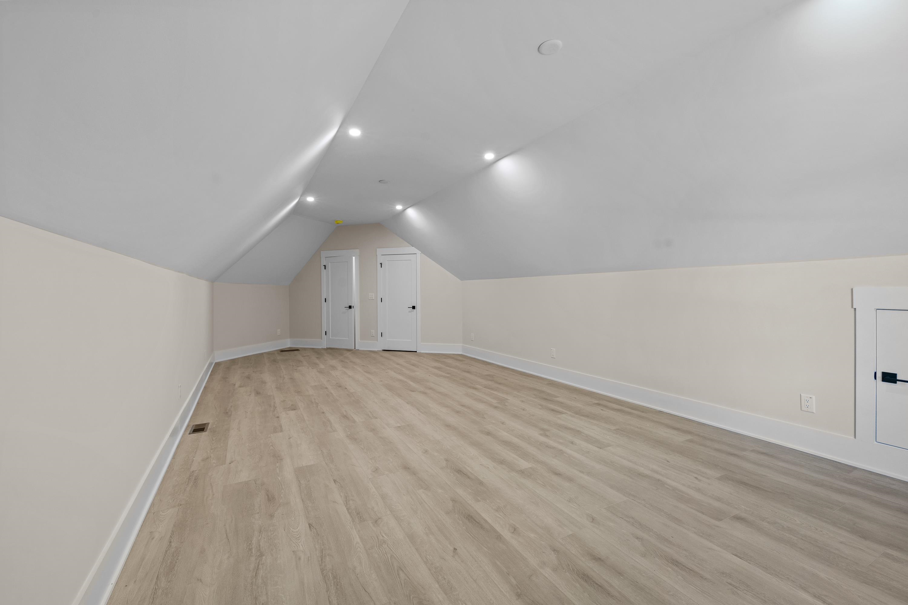 1131 GLEN EAGLE DRIVE