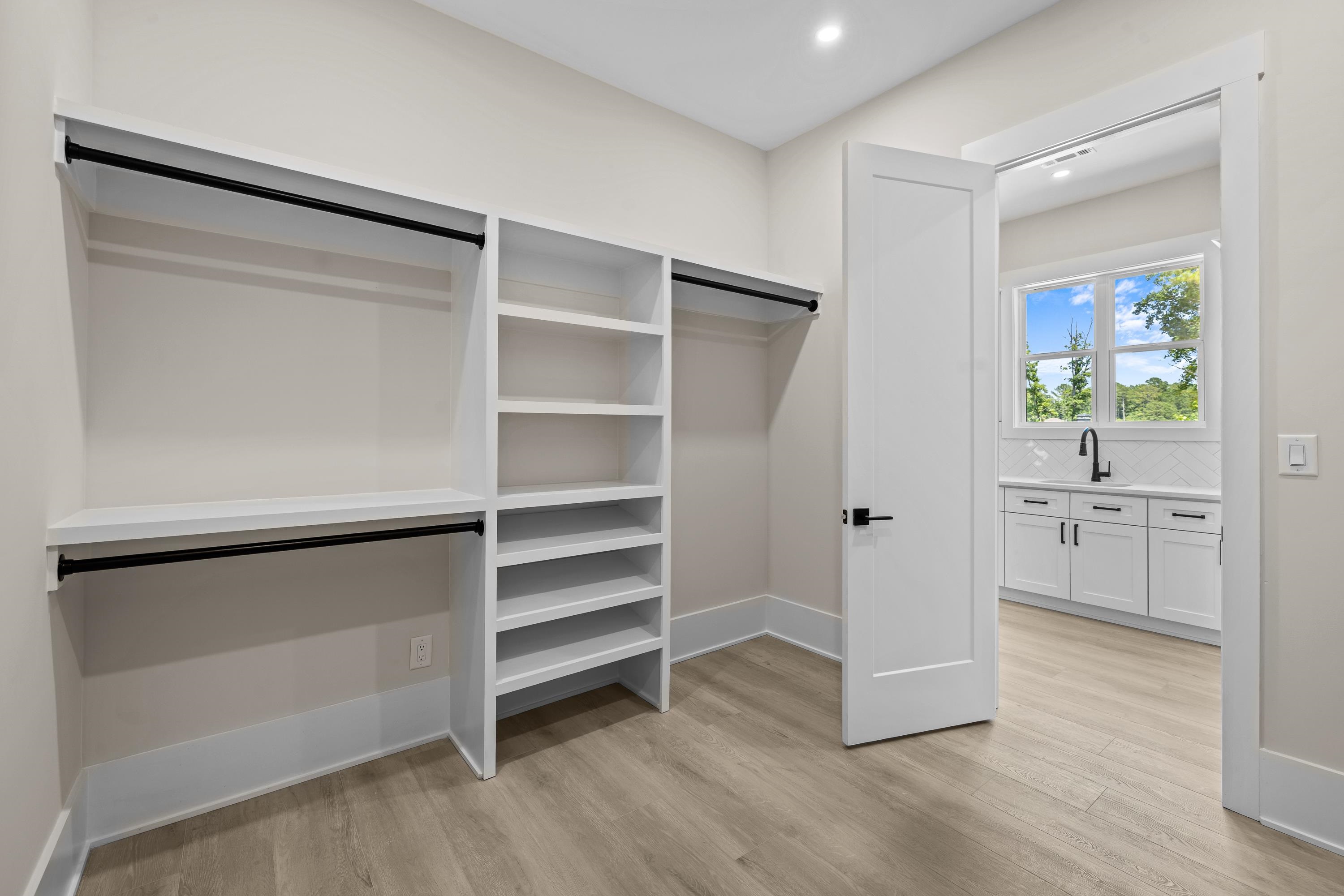 1131 GLEN EAGLE DRIVE