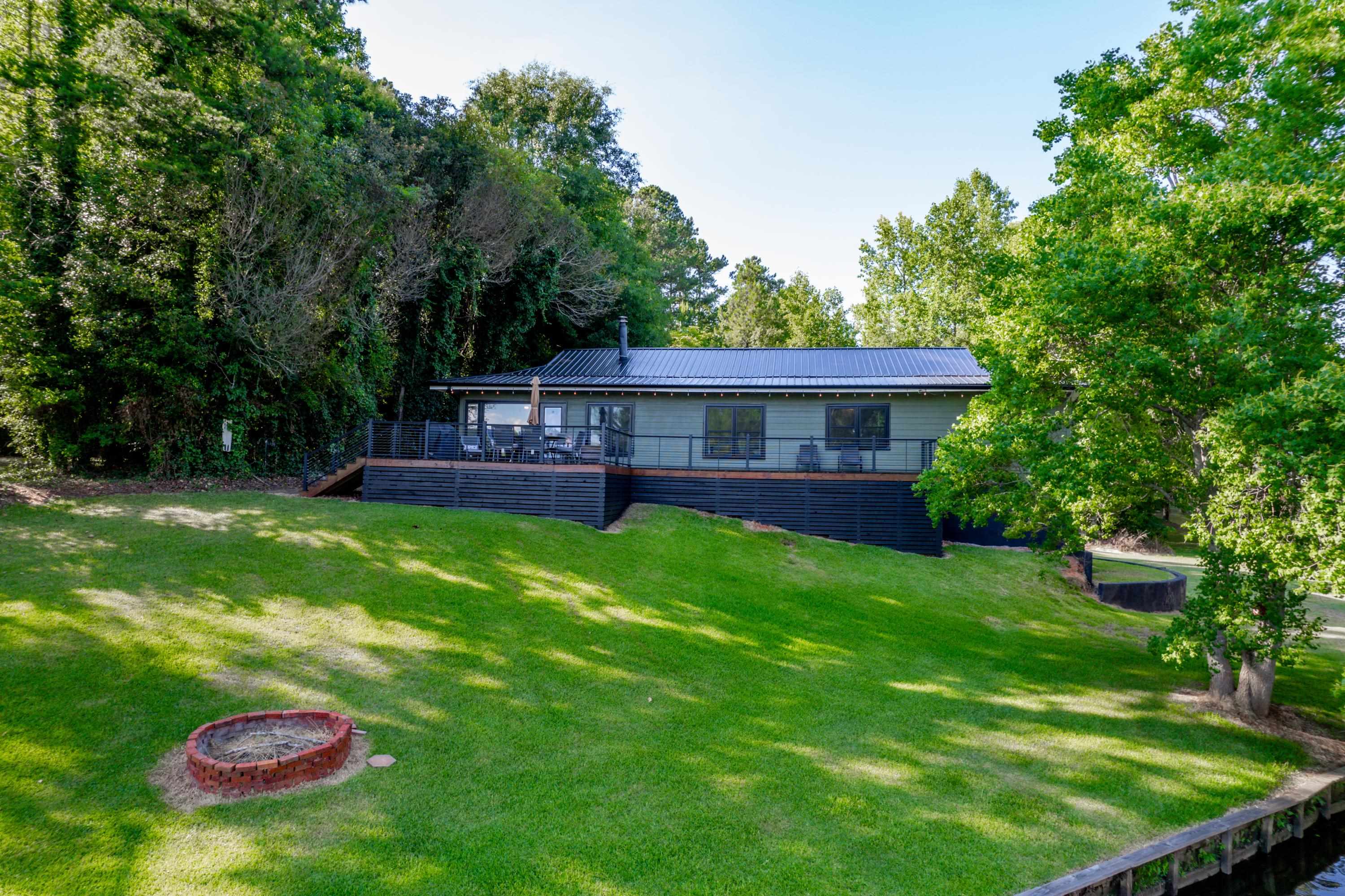 128 TURTLE COURT