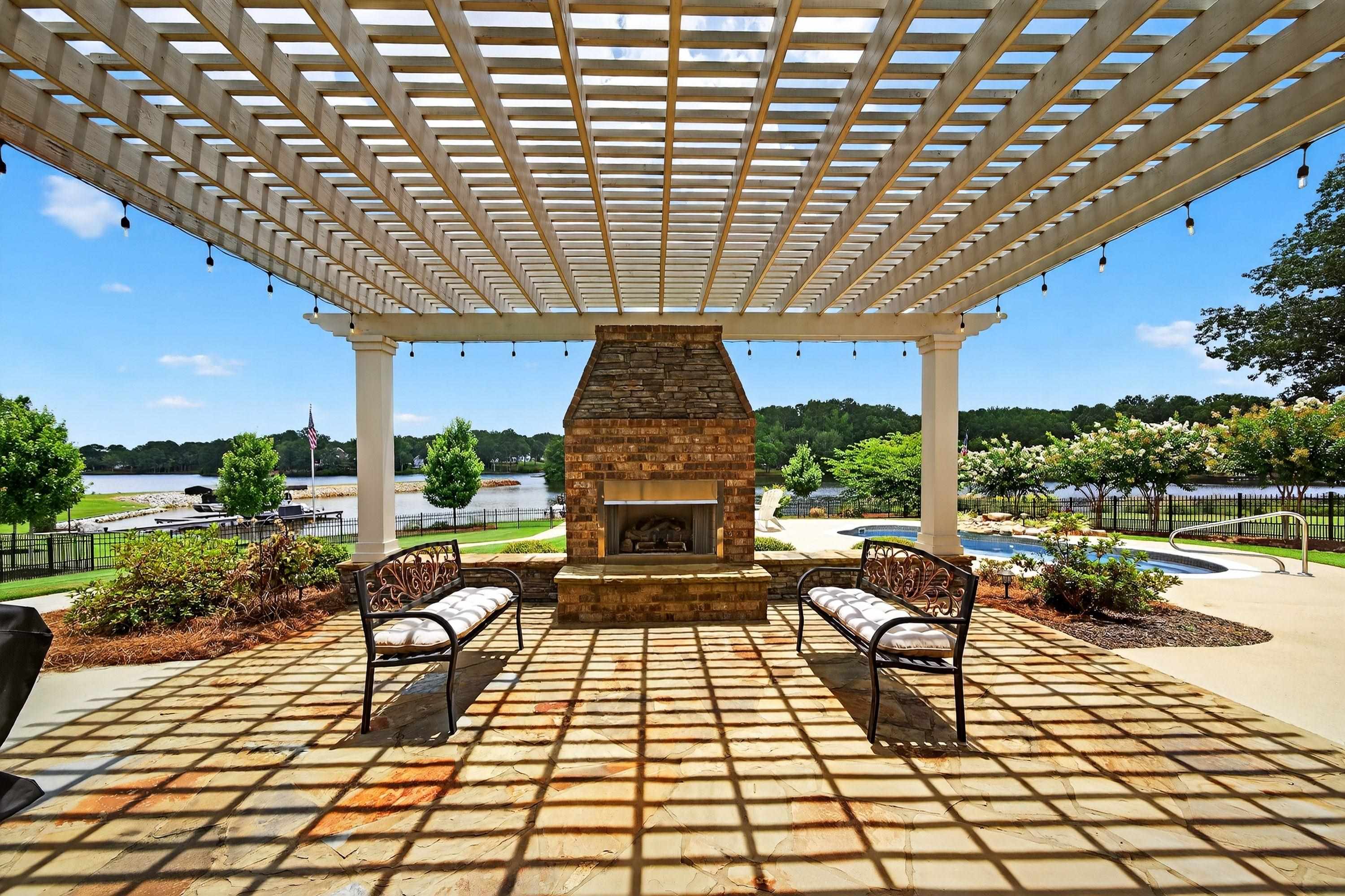 160 LAKEVIEW DRIVE