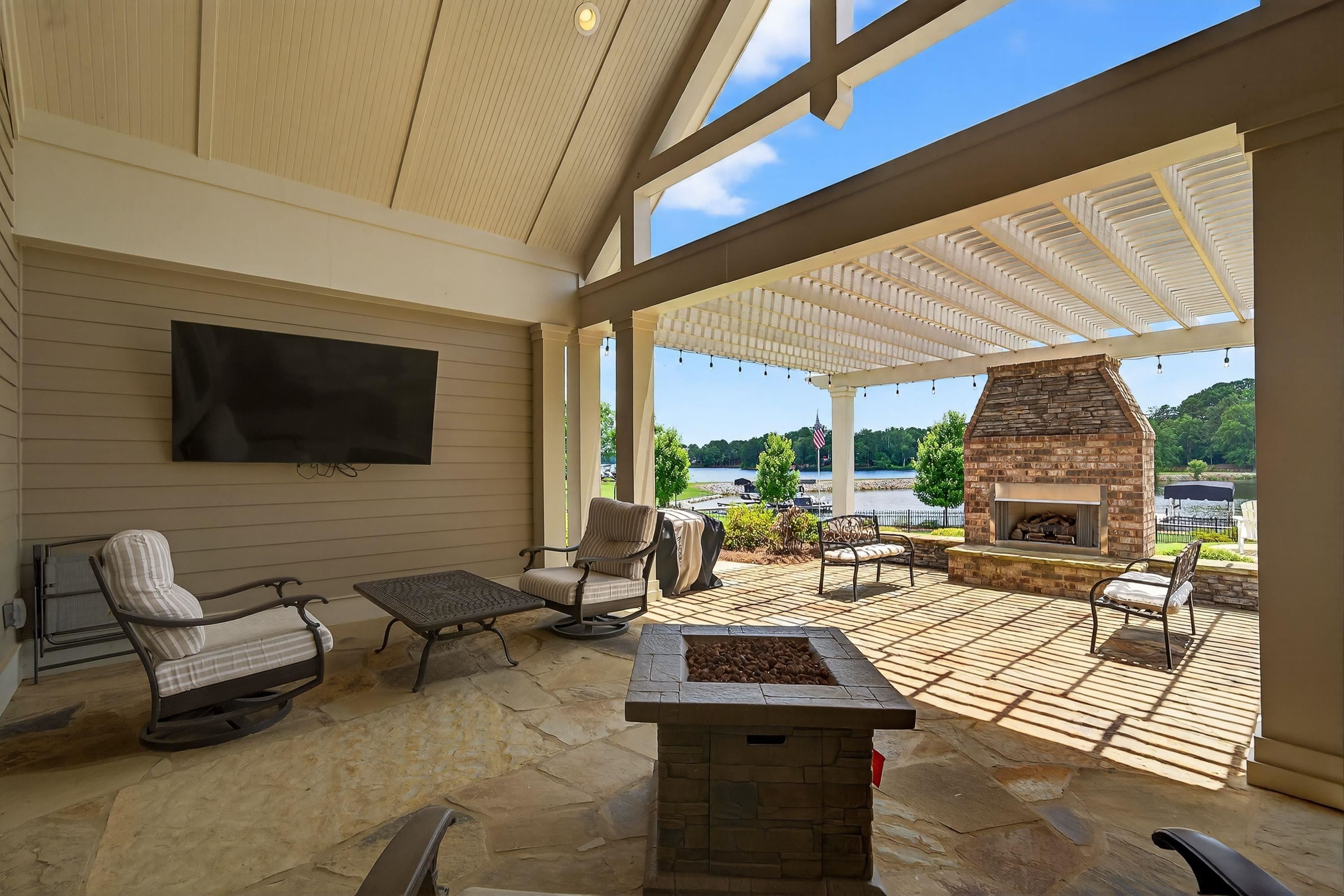 160 LAKEVIEW DRIVE