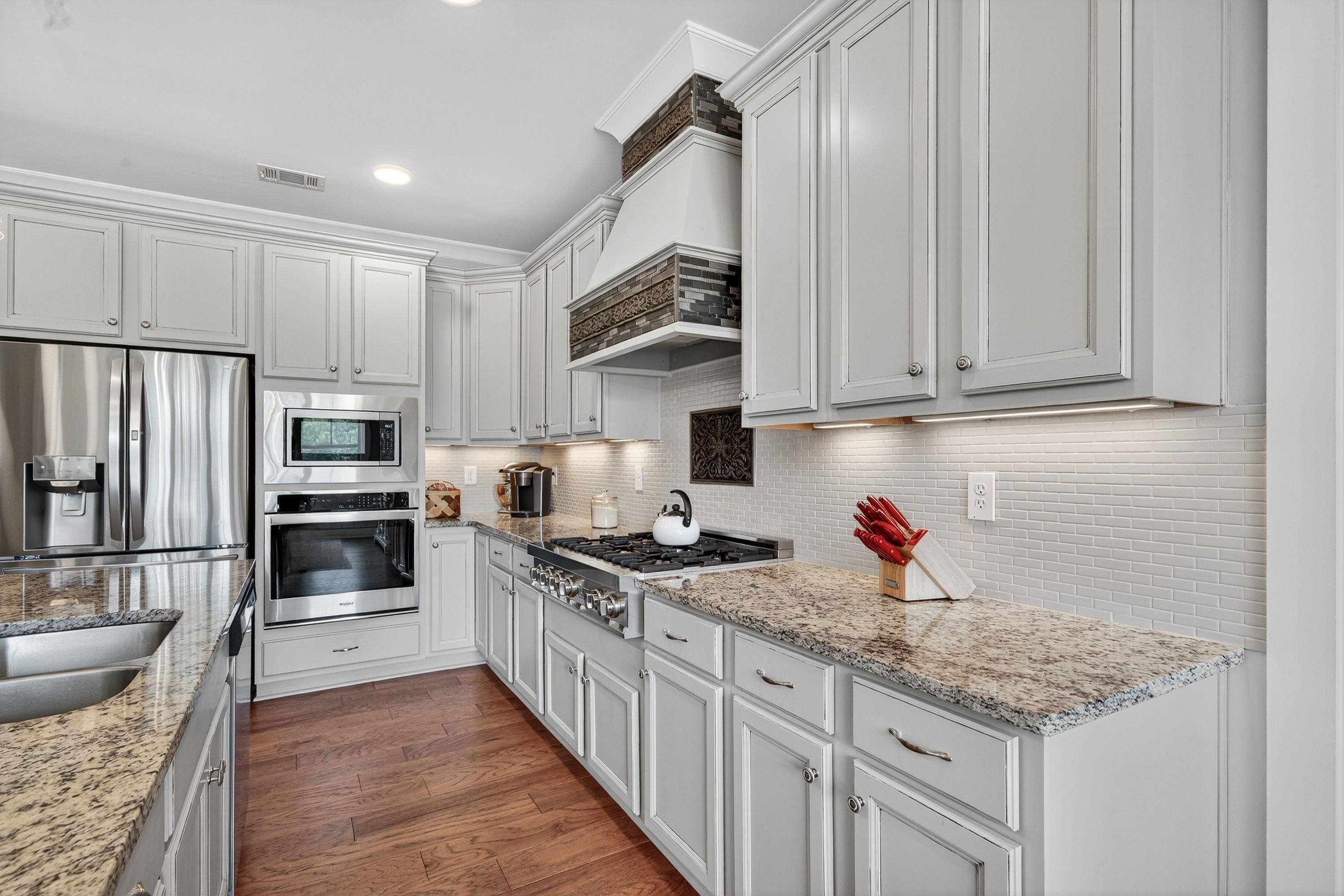 160 LAKEVIEW DRIVE