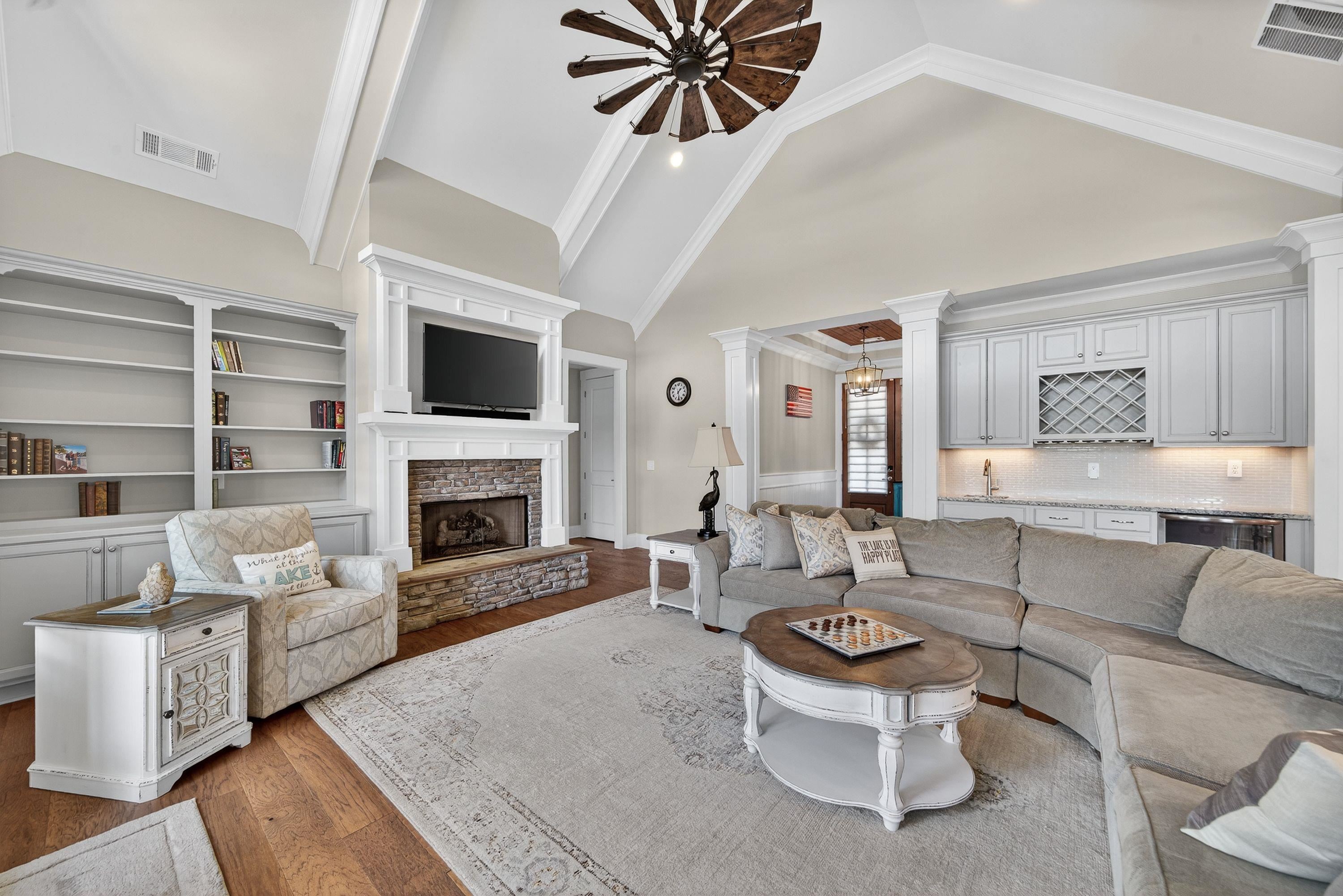 160 LAKEVIEW DRIVE