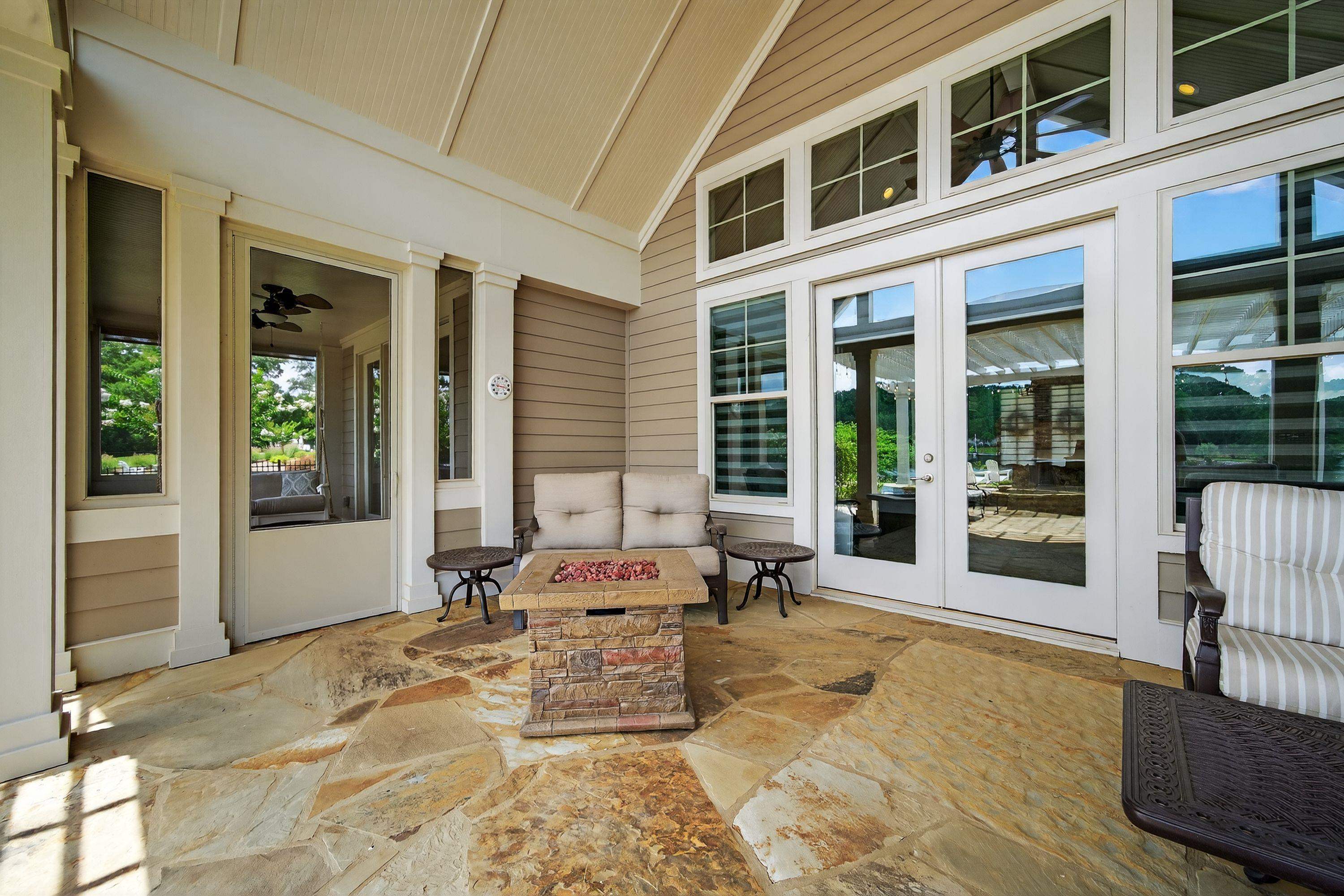 160 LAKEVIEW DRIVE