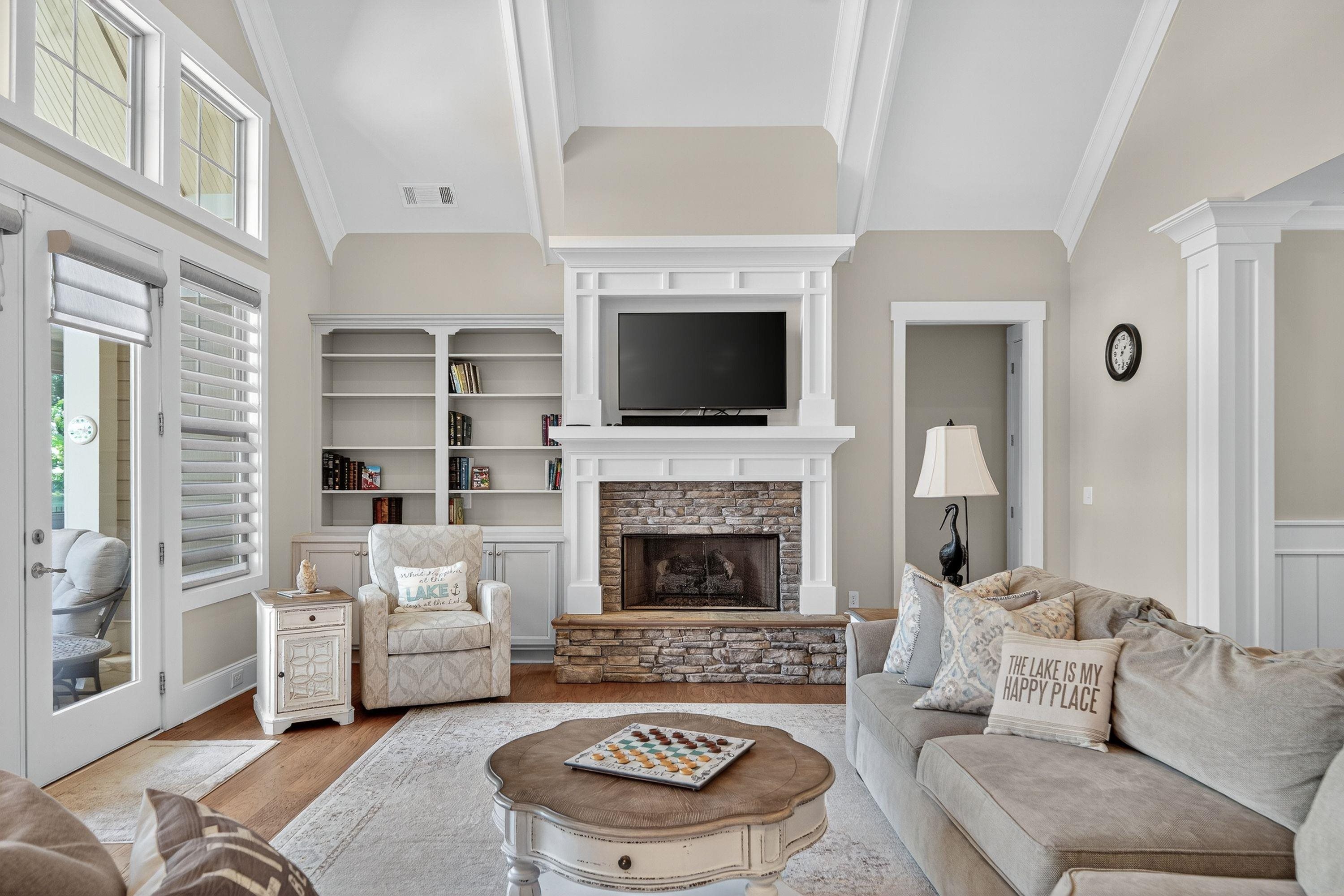 160 LAKEVIEW DRIVE