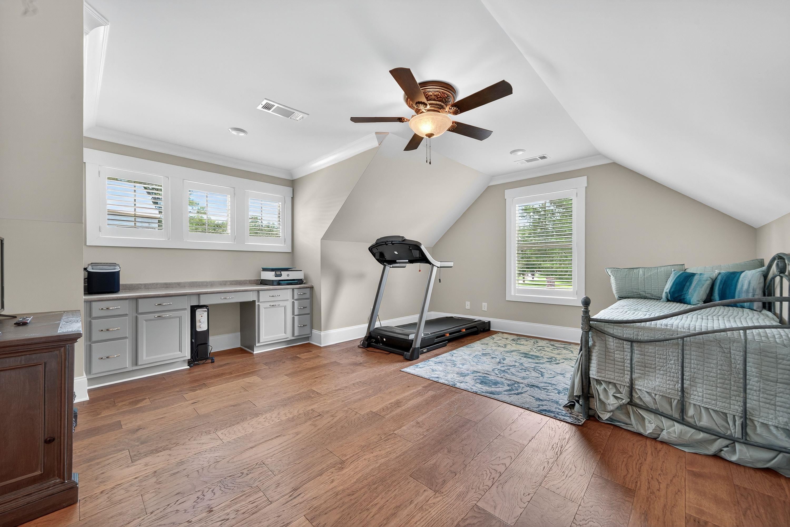 160 LAKEVIEW DRIVE