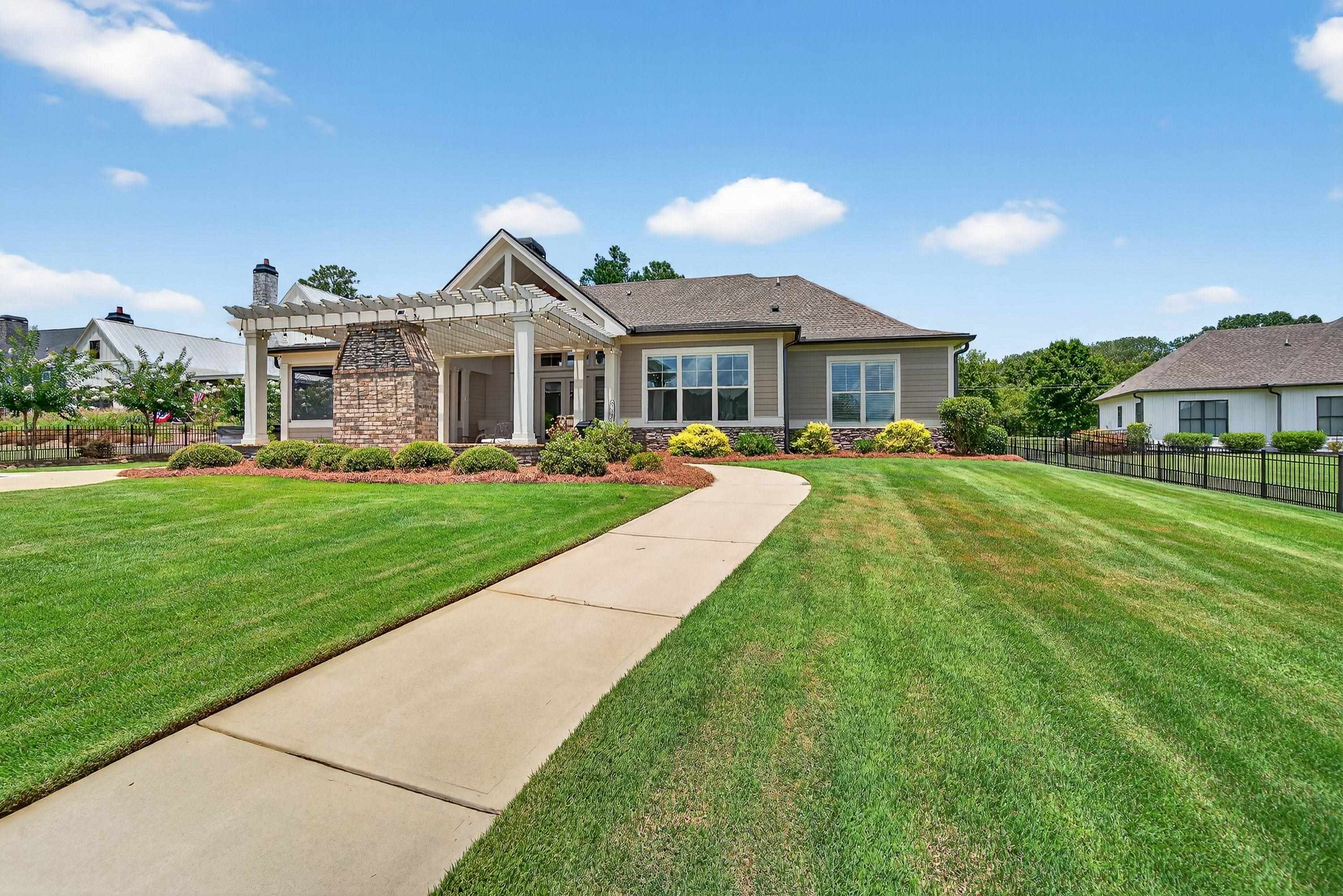 160 LAKEVIEW DRIVE
