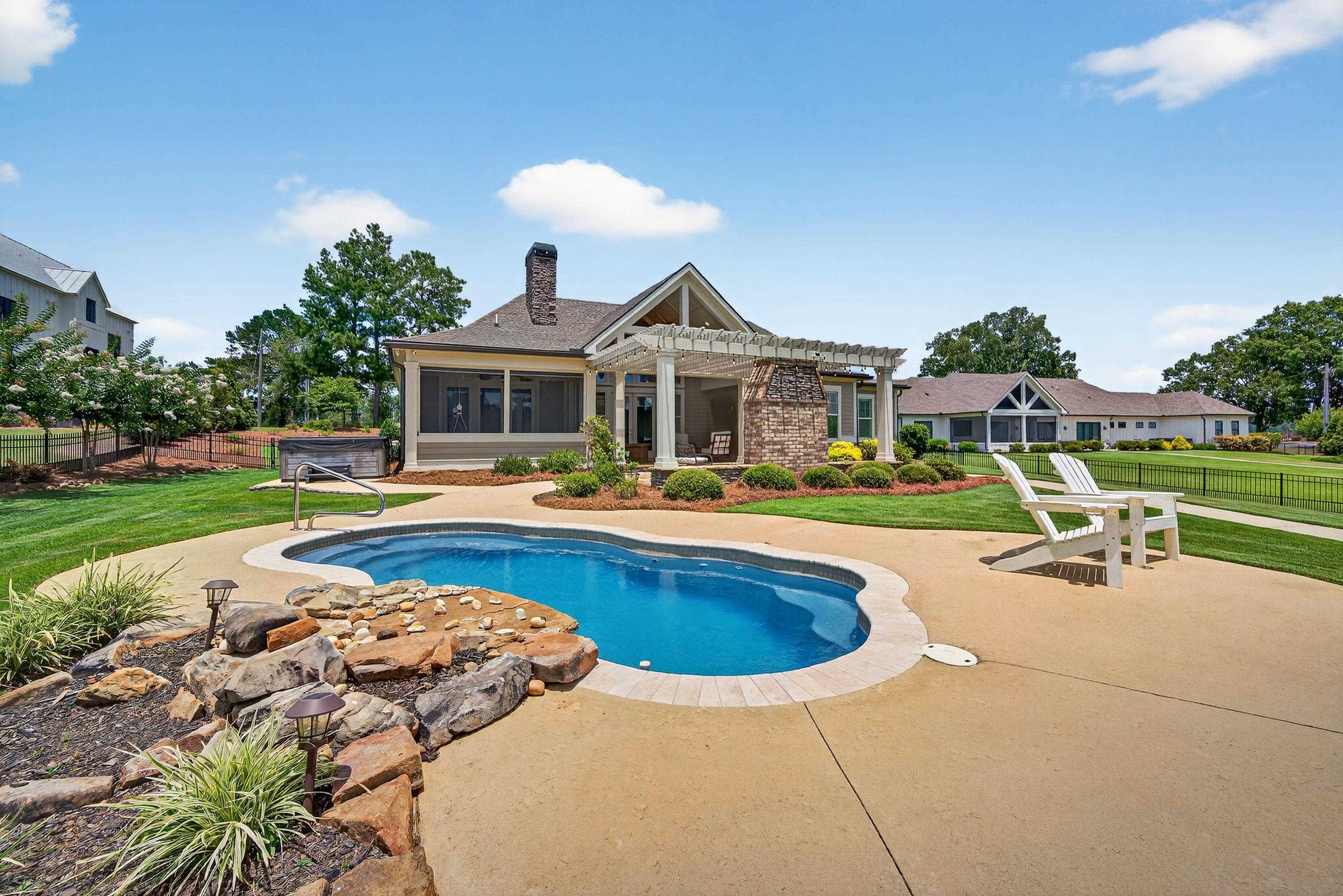 160 LAKEVIEW DRIVE