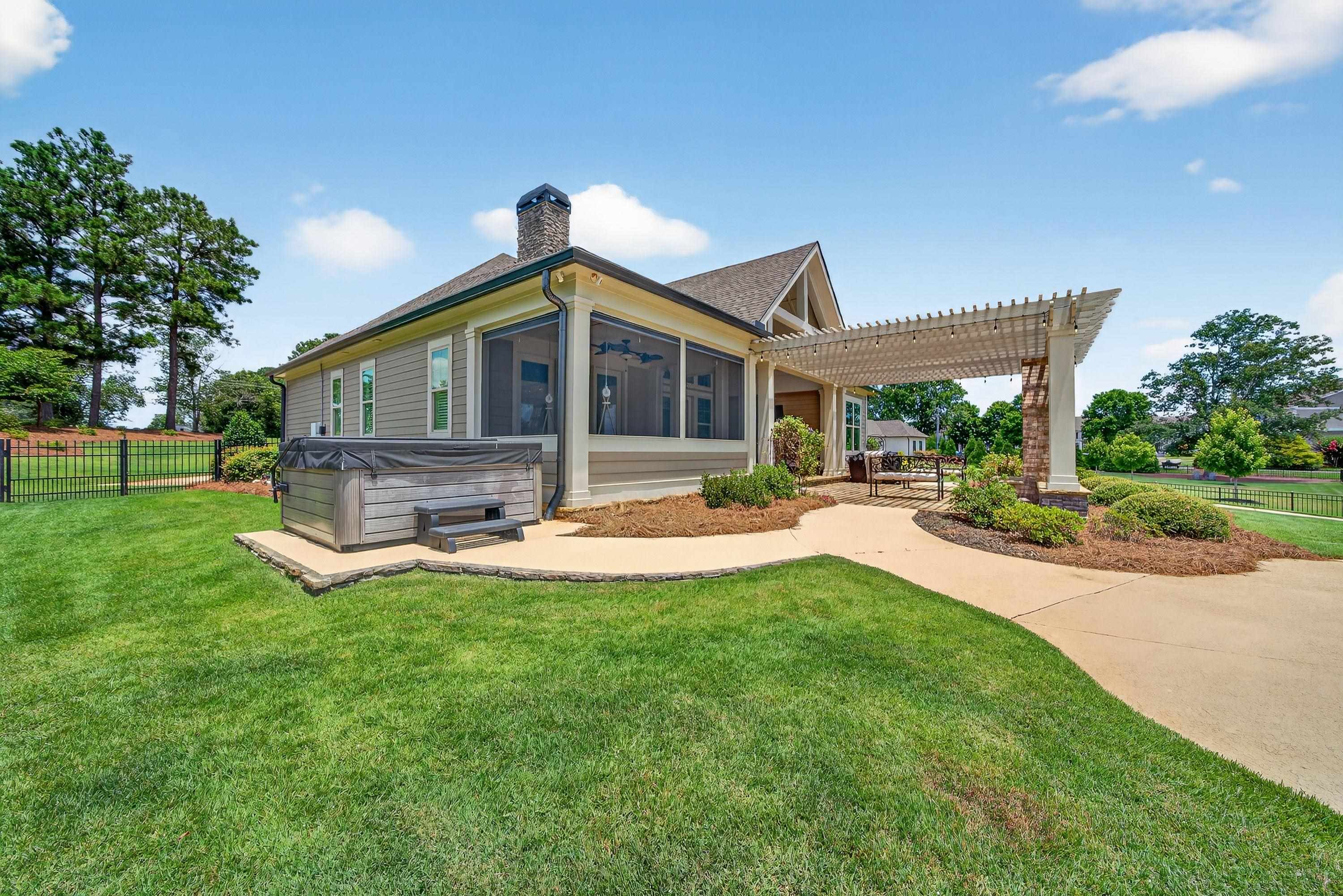 160 LAKEVIEW DRIVE