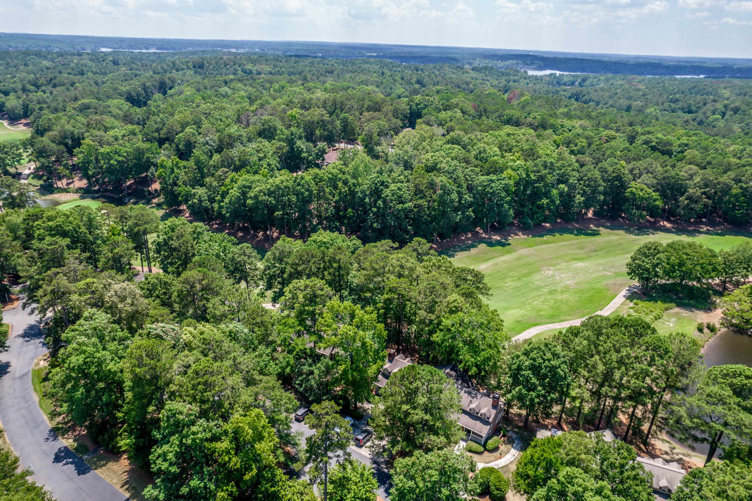 1043 B CLUB HOUSE LANE