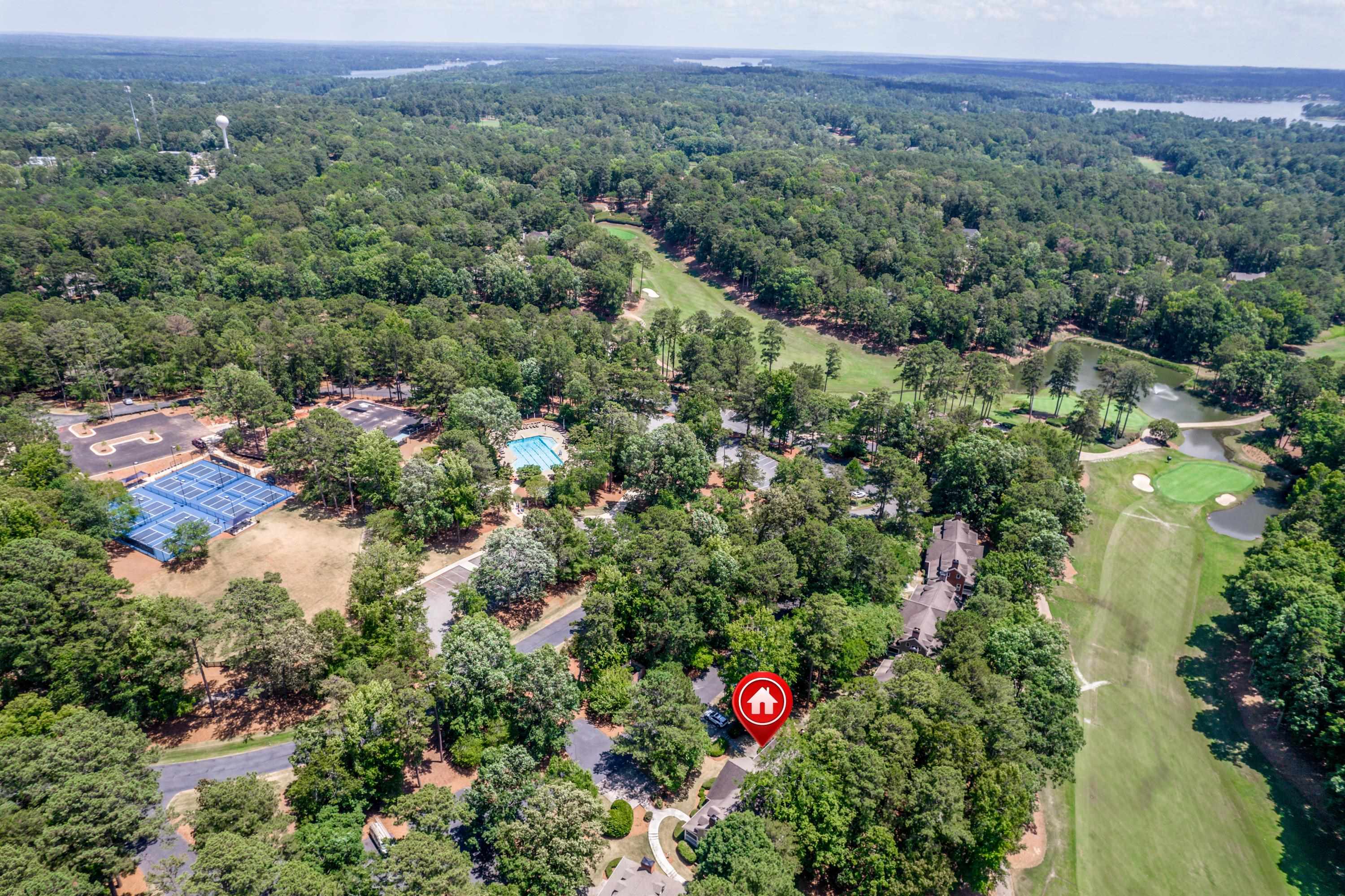 1043 B CLUB HOUSE LANE