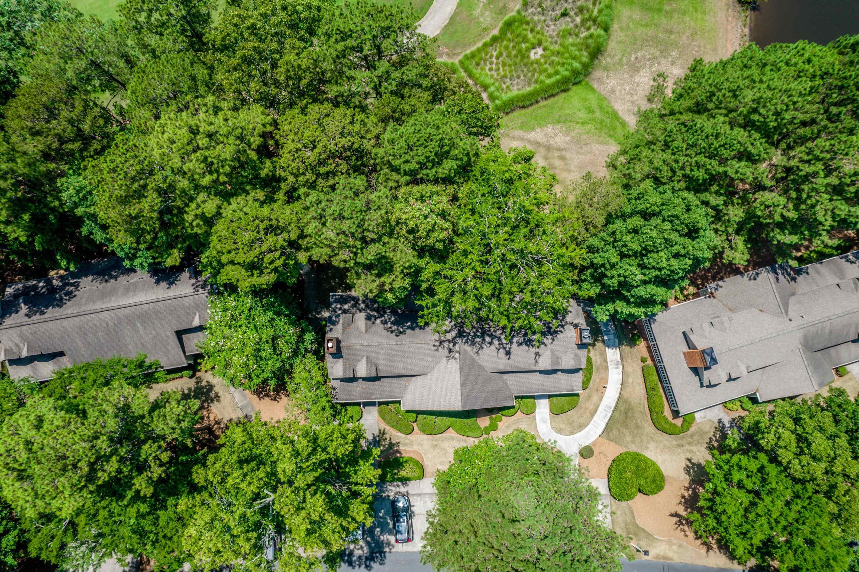 1043 B CLUB HOUSE LANE
