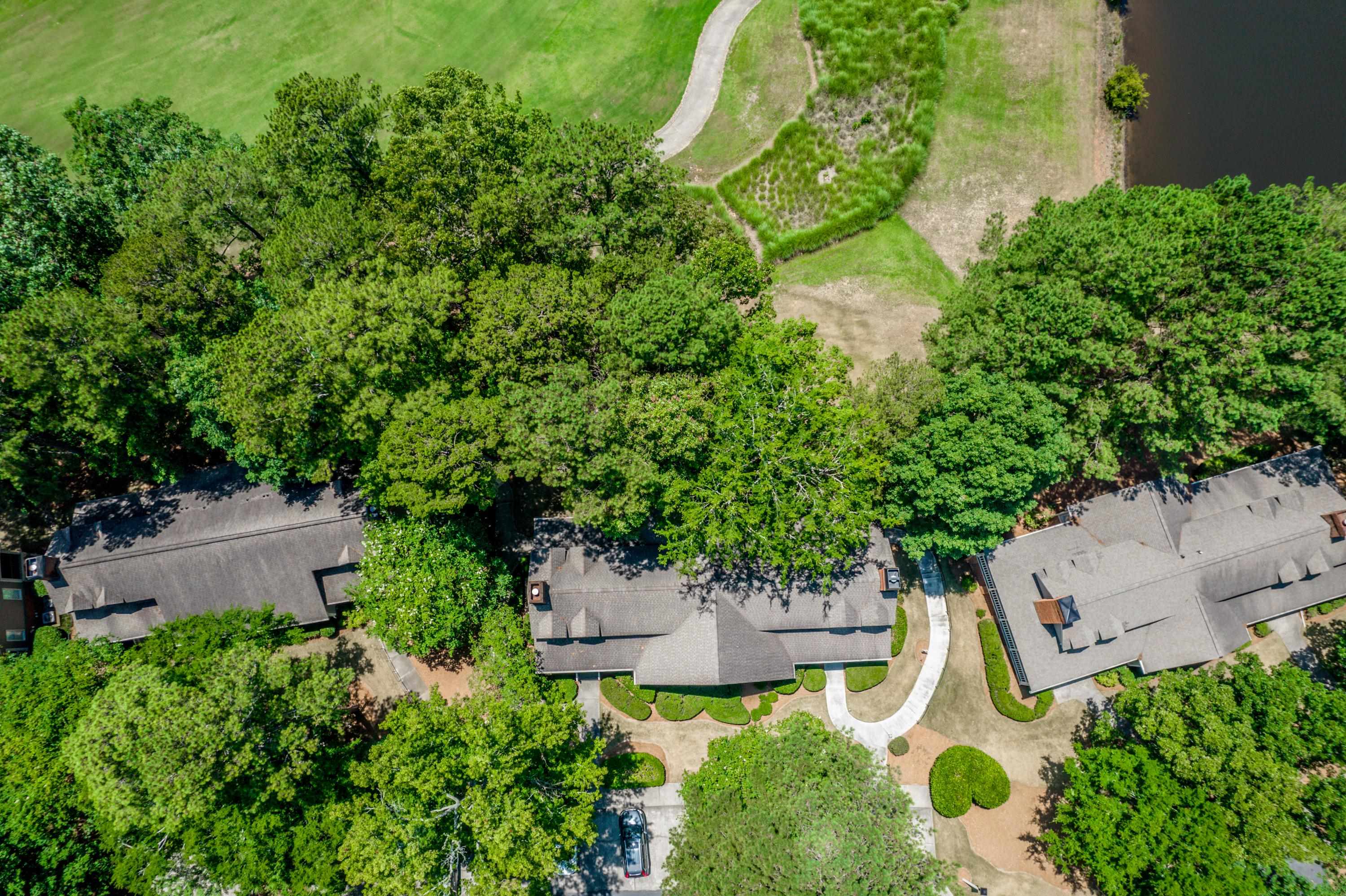 1043 B CLUB HOUSE LANE