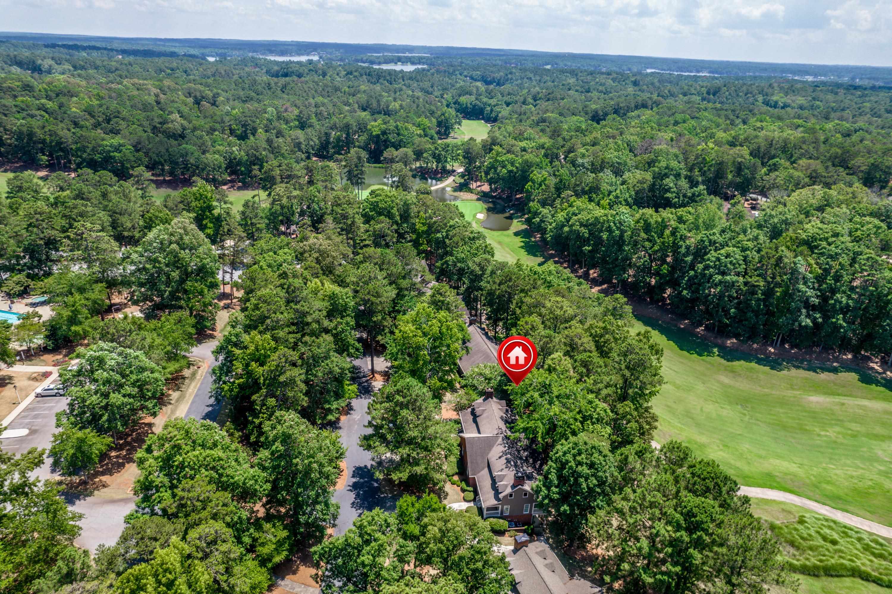 1043 B CLUB HOUSE LANE